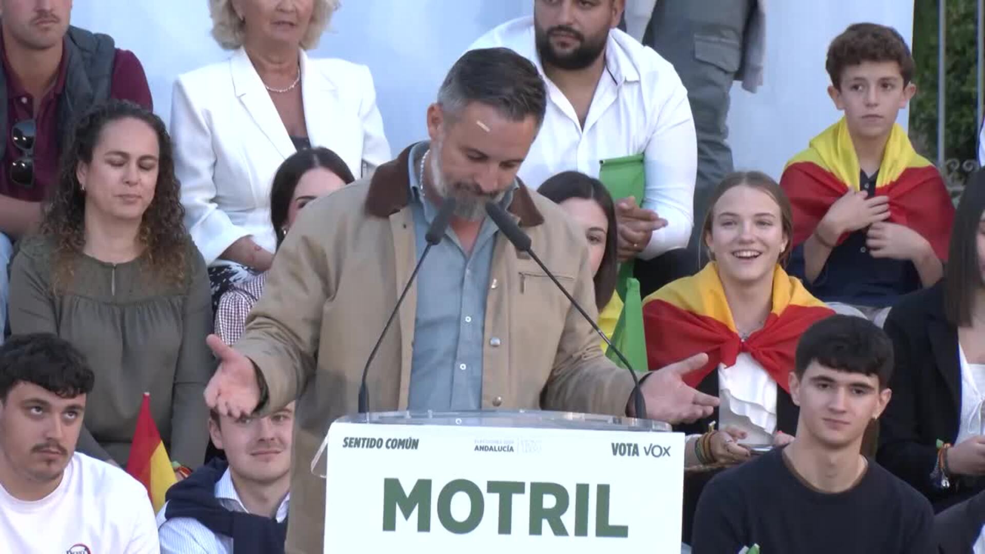 Abascal (Vox) denuncia que España es "líder en pobreza infantil"