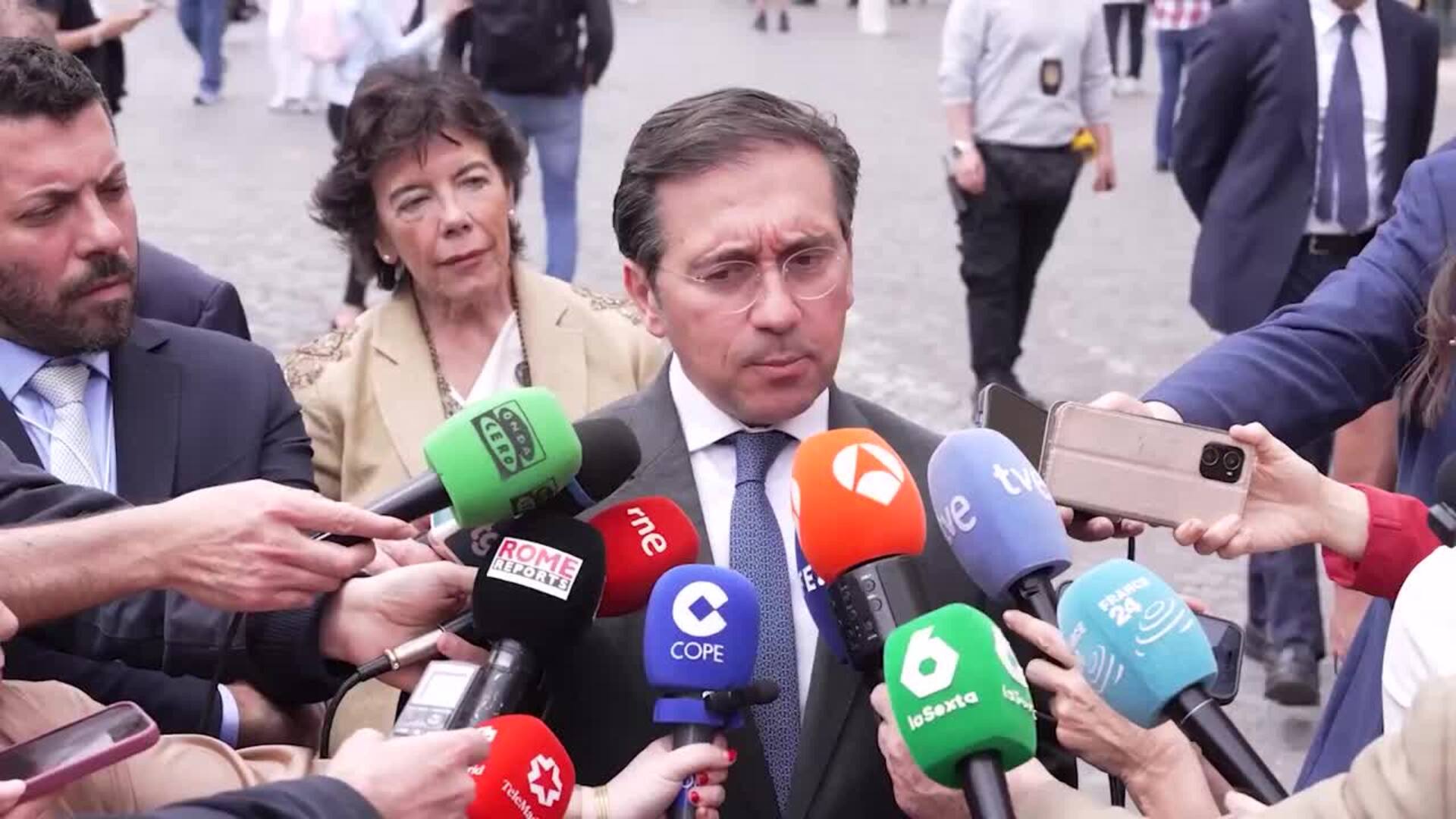 Vaticano ve "positiva" la regularización extraordinaria de migrantes en España, según Albares