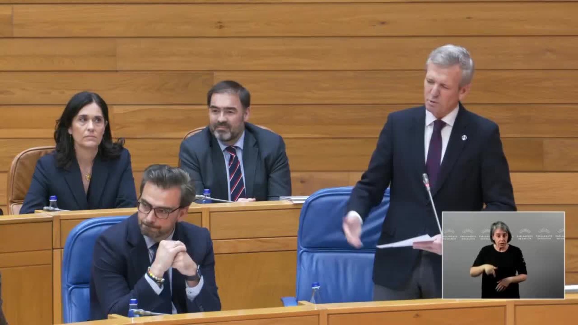Bronca ante la moción de Lugo, que Rueda avala entre críticas de "comprar" e incumplir normas