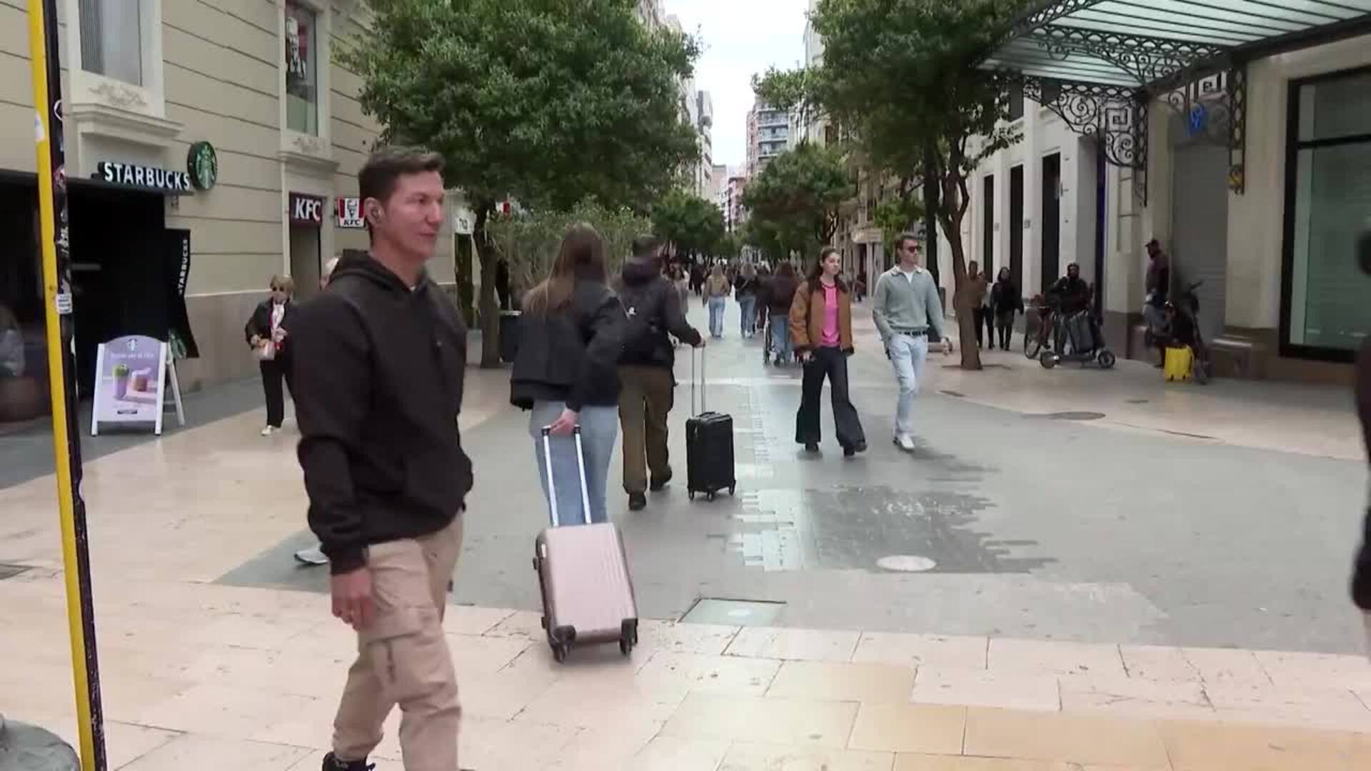 España atrae a 17,5 millones de turistas hasta marzo y el gasto se dispara un 6,3%