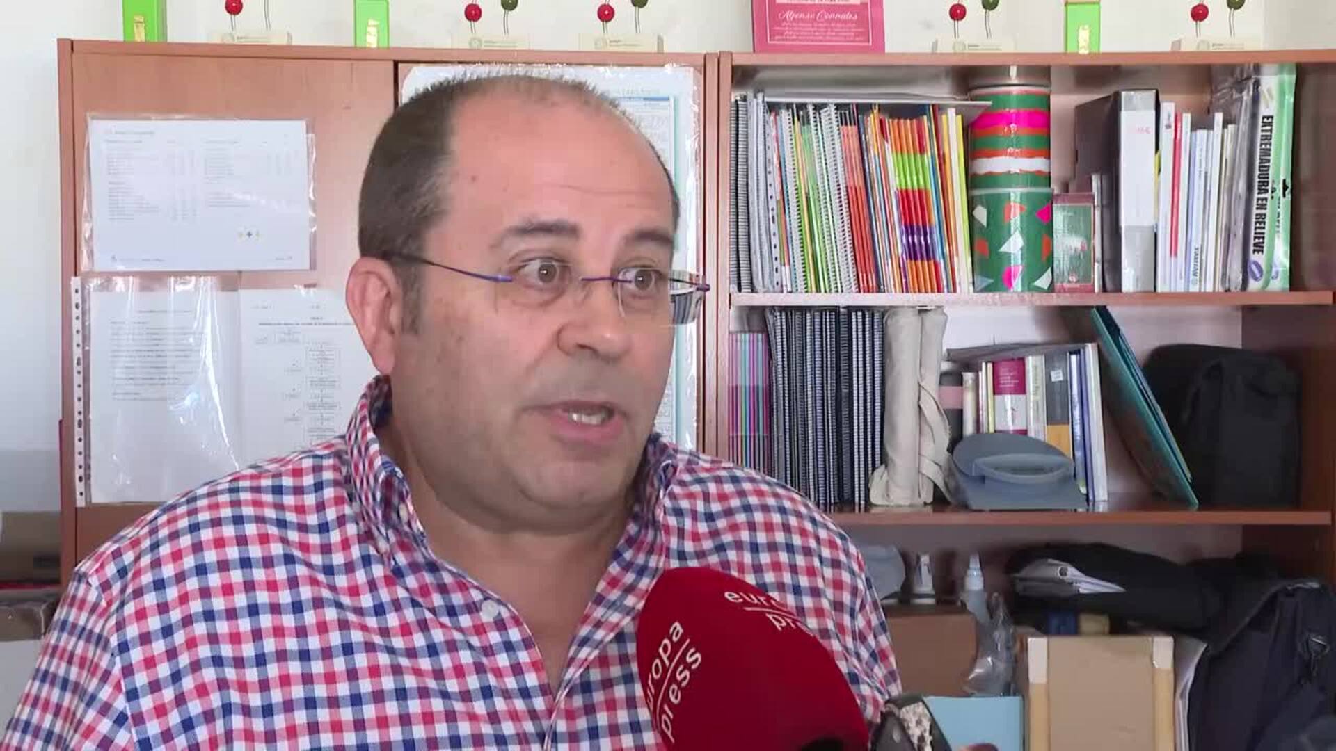 Colegio Talayuela rechaza la retirada de clases de árabe por acuerdo PP-Vox y pide "coherencia"