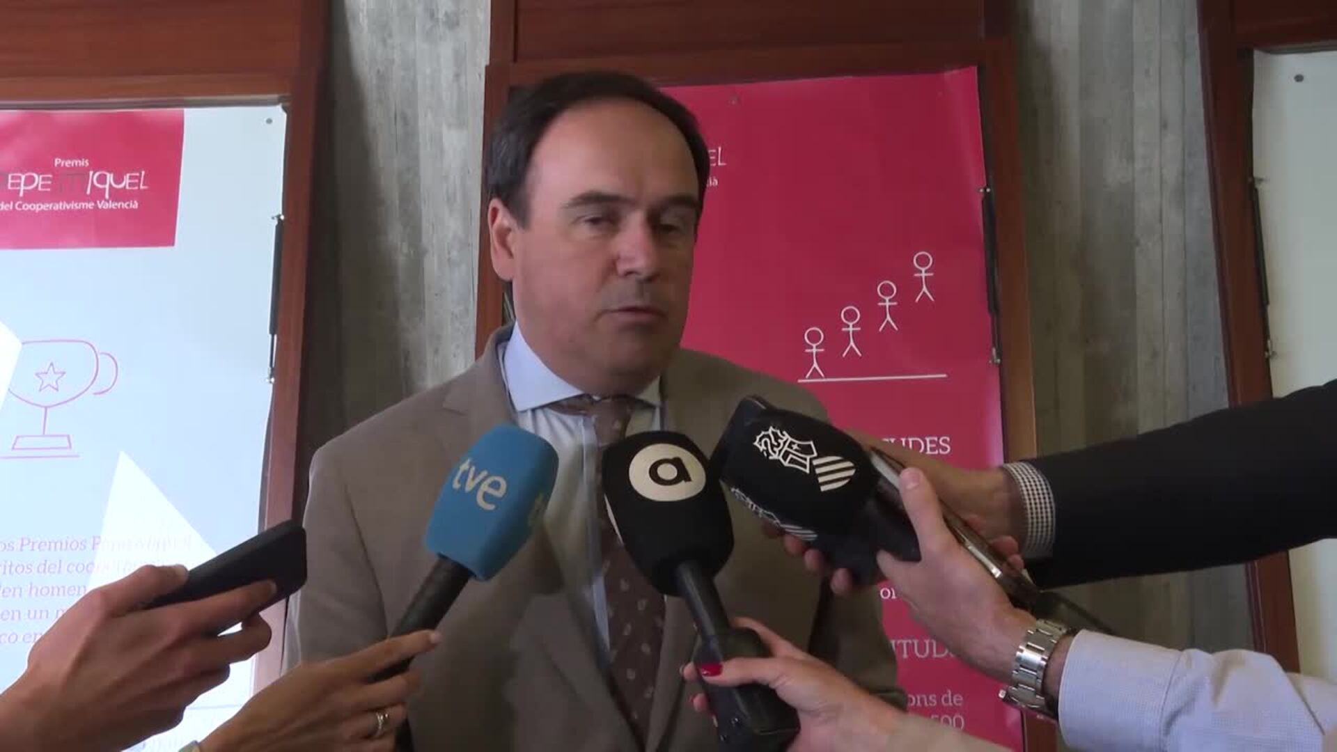 Llorca afirma que hay “contacto” con la valenciana afectada por hantavirus