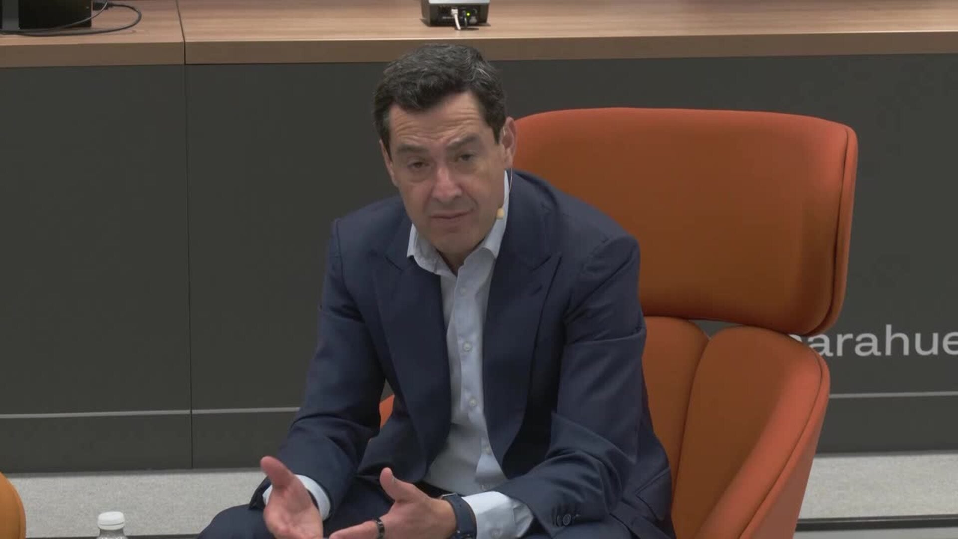 Moreno promete nuevos incentivos para autónomos y pymes, "claves para el futuro de Andalucía"
