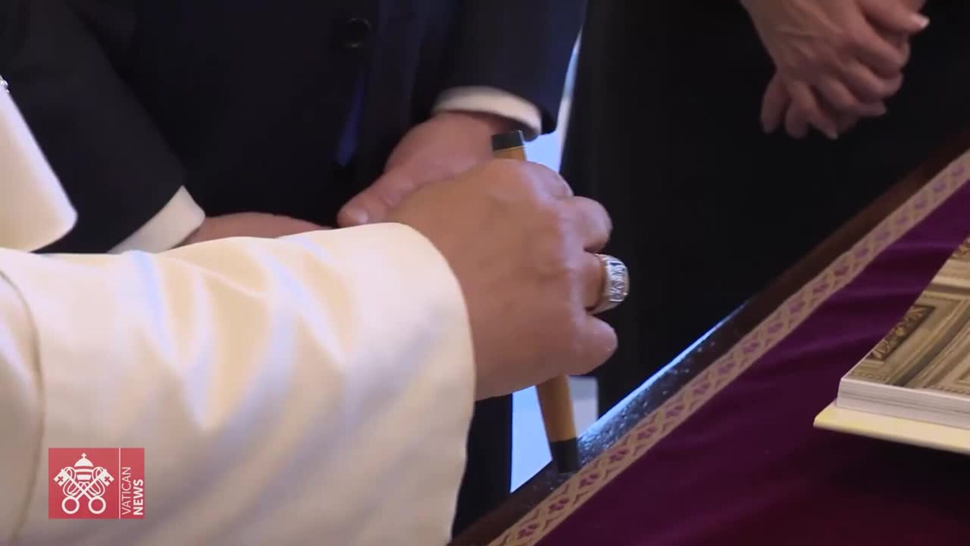 León XIV recibe a Marco Rubio en el Vaticano tras las críticas de Trump al Papa