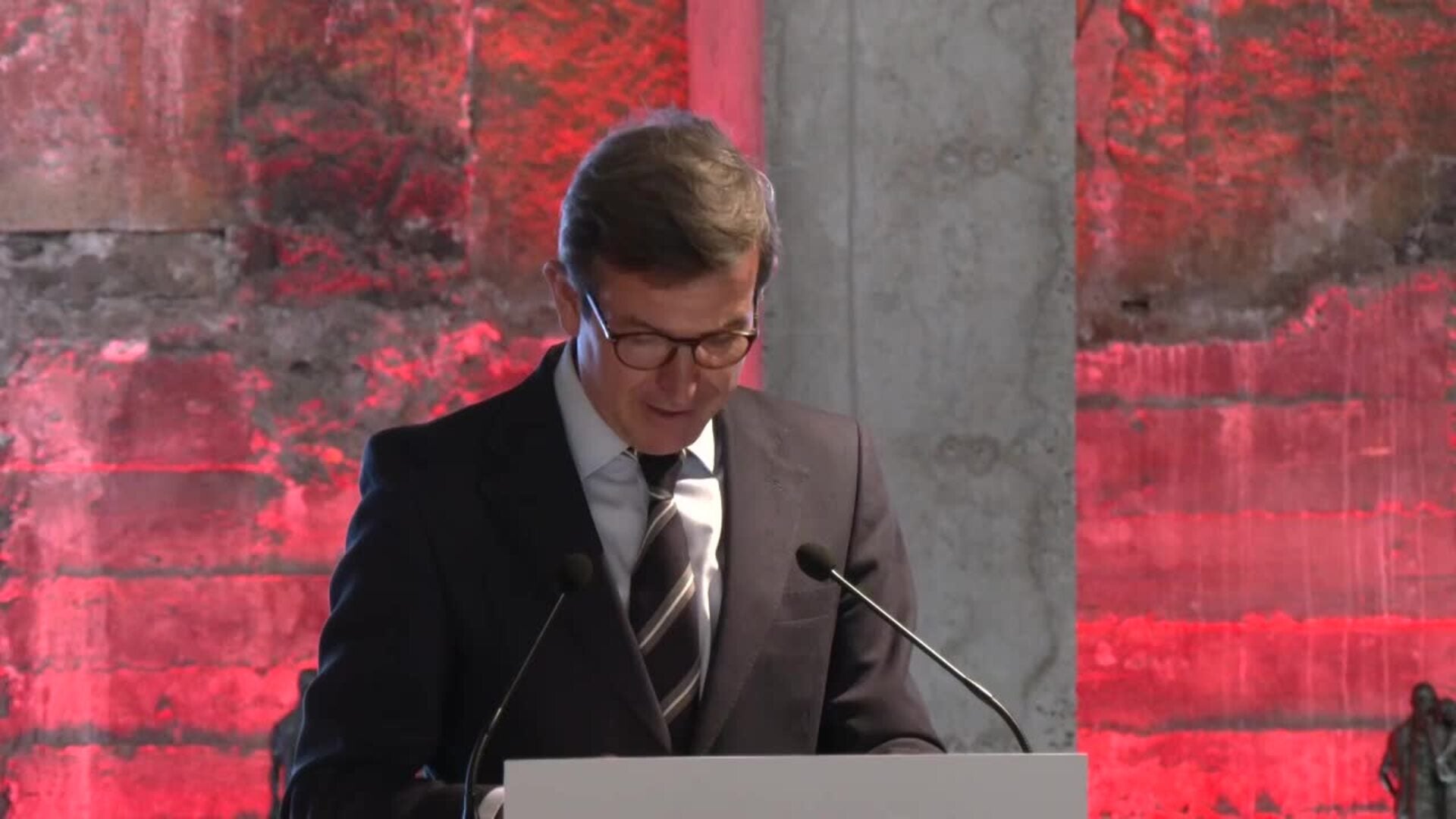 Paradela destaca el éxito empresarial del Grupo Bulnes, "referente de la industria andaluza"