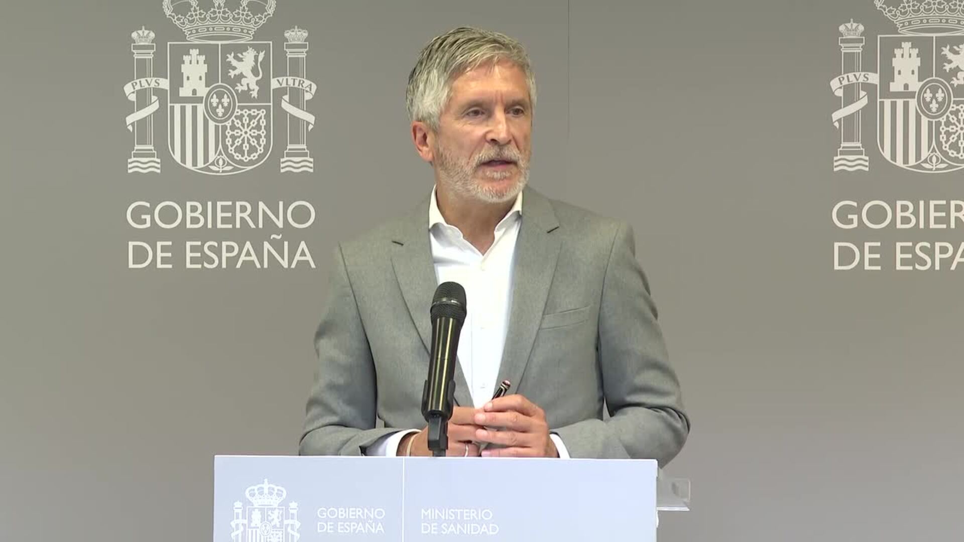 Marlaska lamenta el "trágico accidente" de guardias civiles en Huelva y niega falta de medios