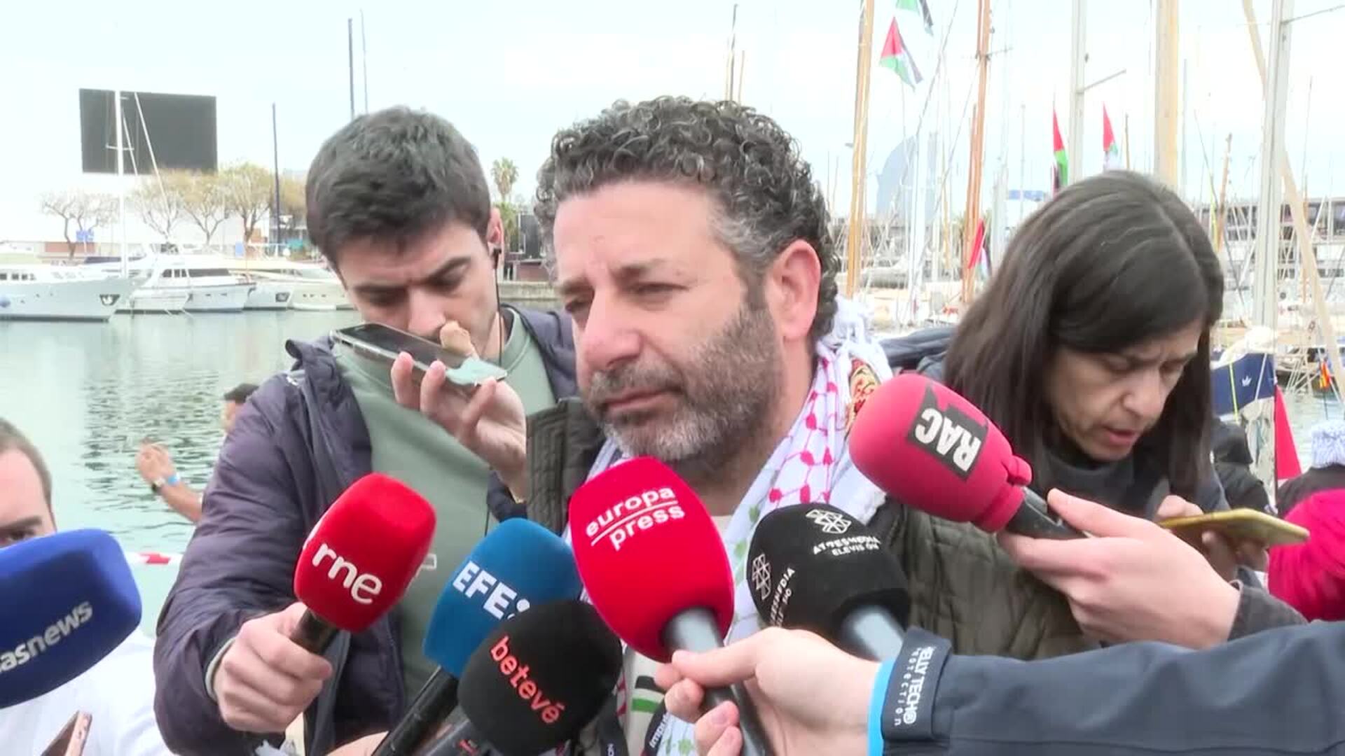 El activista detenido por Israel en la flotilla a Gaza vuela hacia España