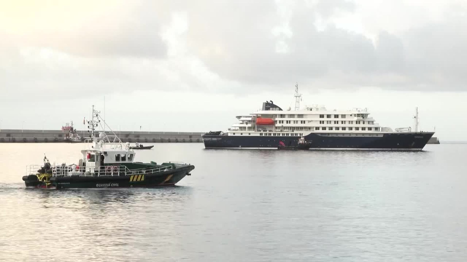 Llegan al Hospital Gómez Ulla los 14 españoles del MV Hondius para hacer la cuarentena