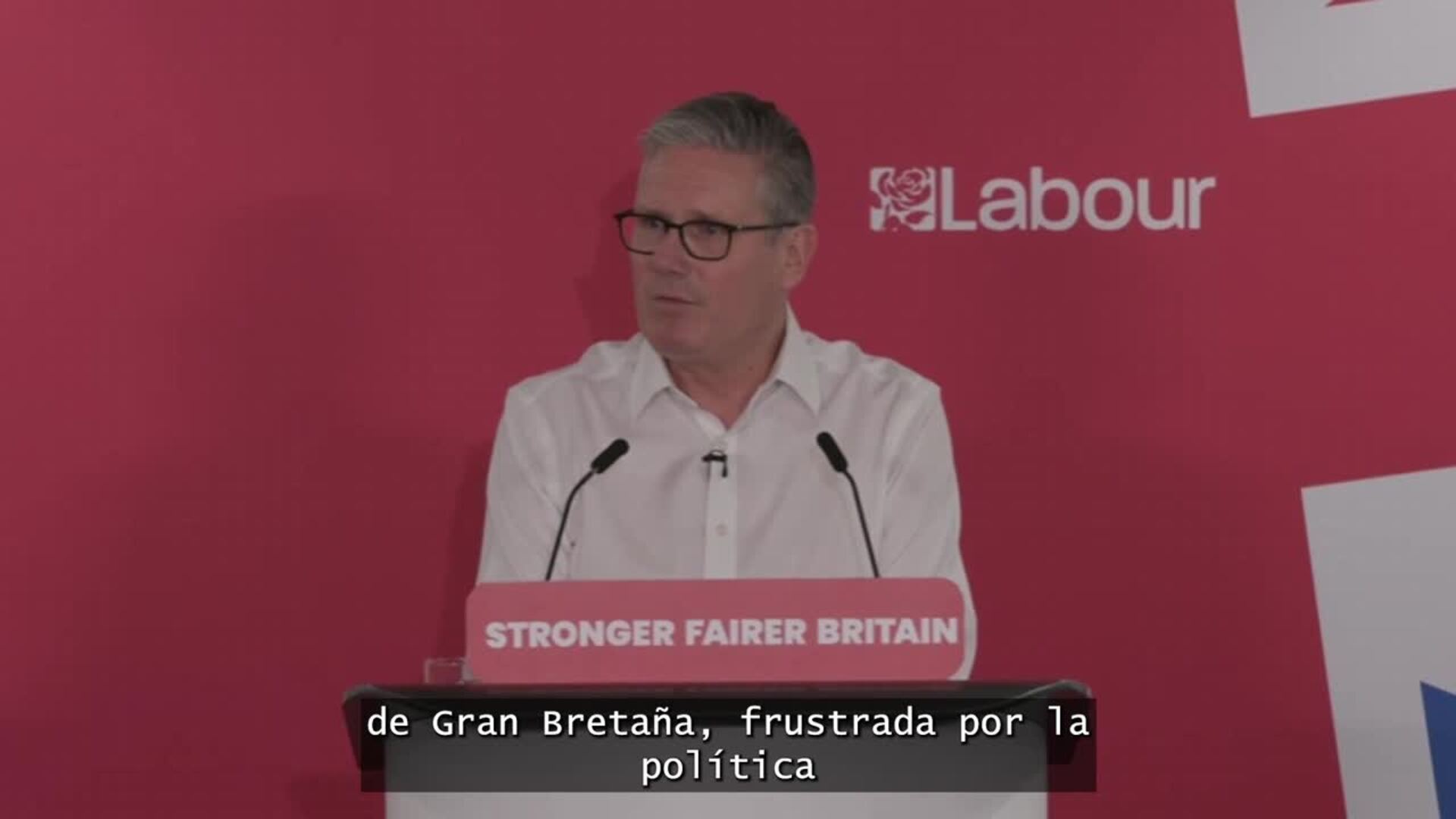 Starmer admite "frustración" con su figura pero dice que si dimite "sumiría en el caos" al país