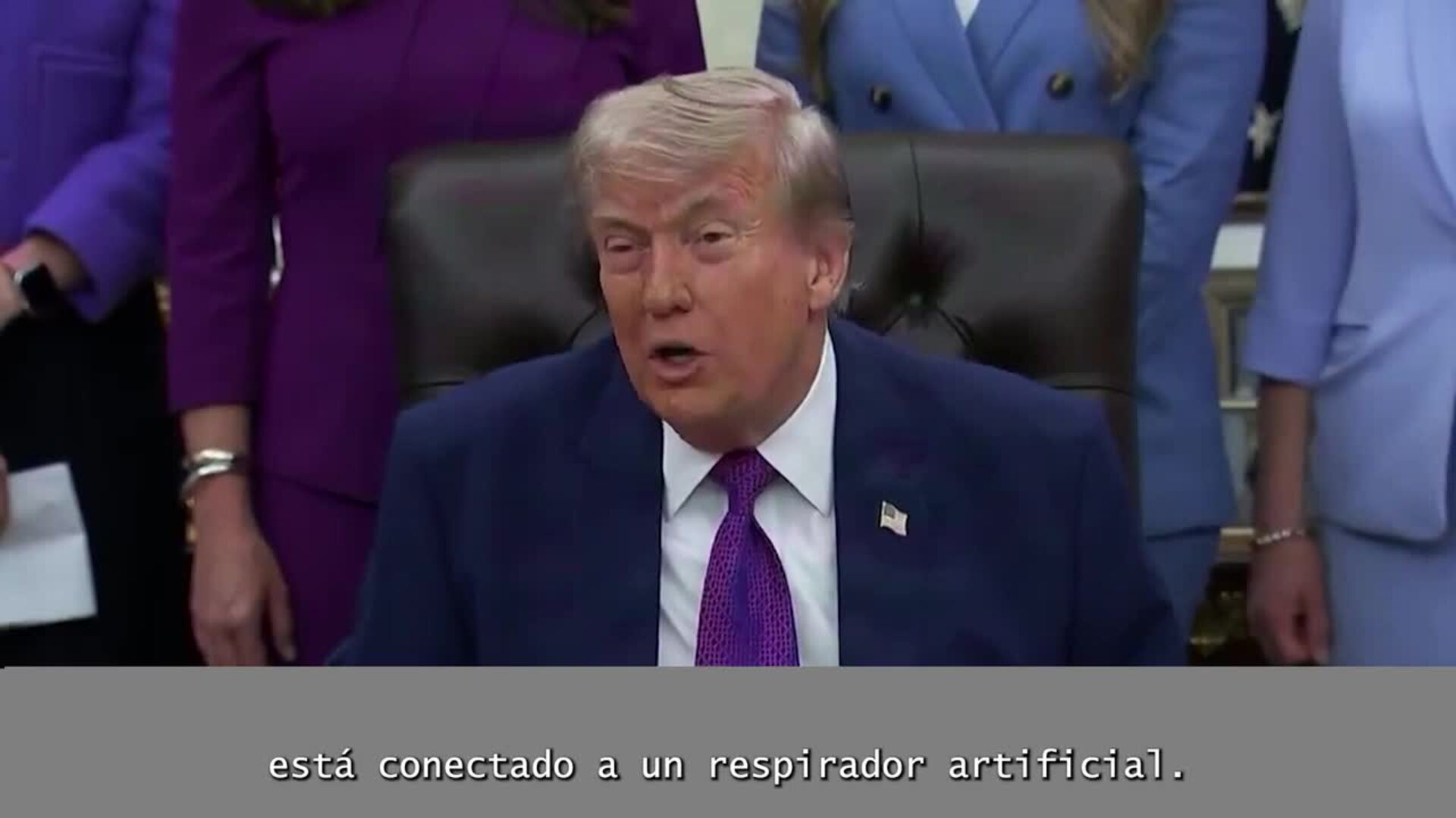 Trump advierte de que el alto el fuego en Irán está "en estado crítico"