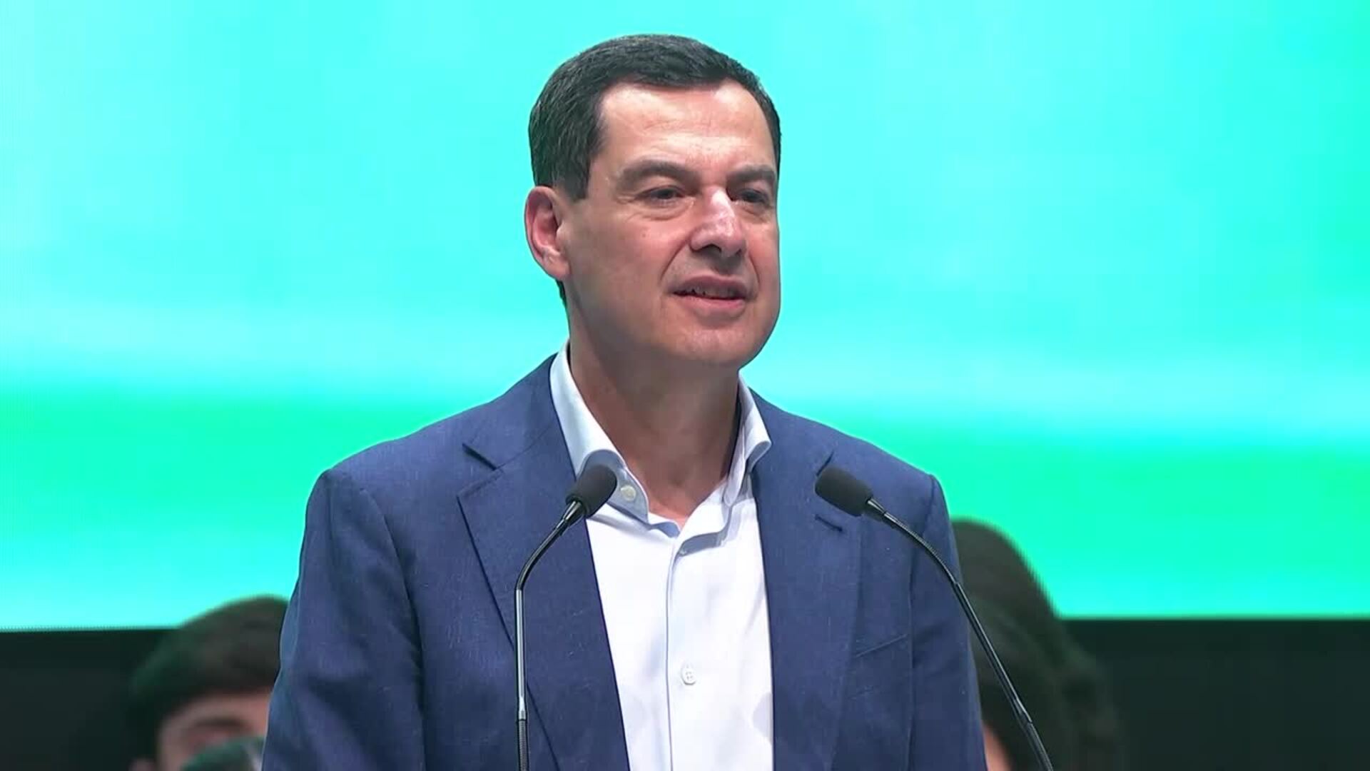 Moreno critica la "frivolidad" de Montero con el "asesinato" de dos agentes de la Guardia Civil