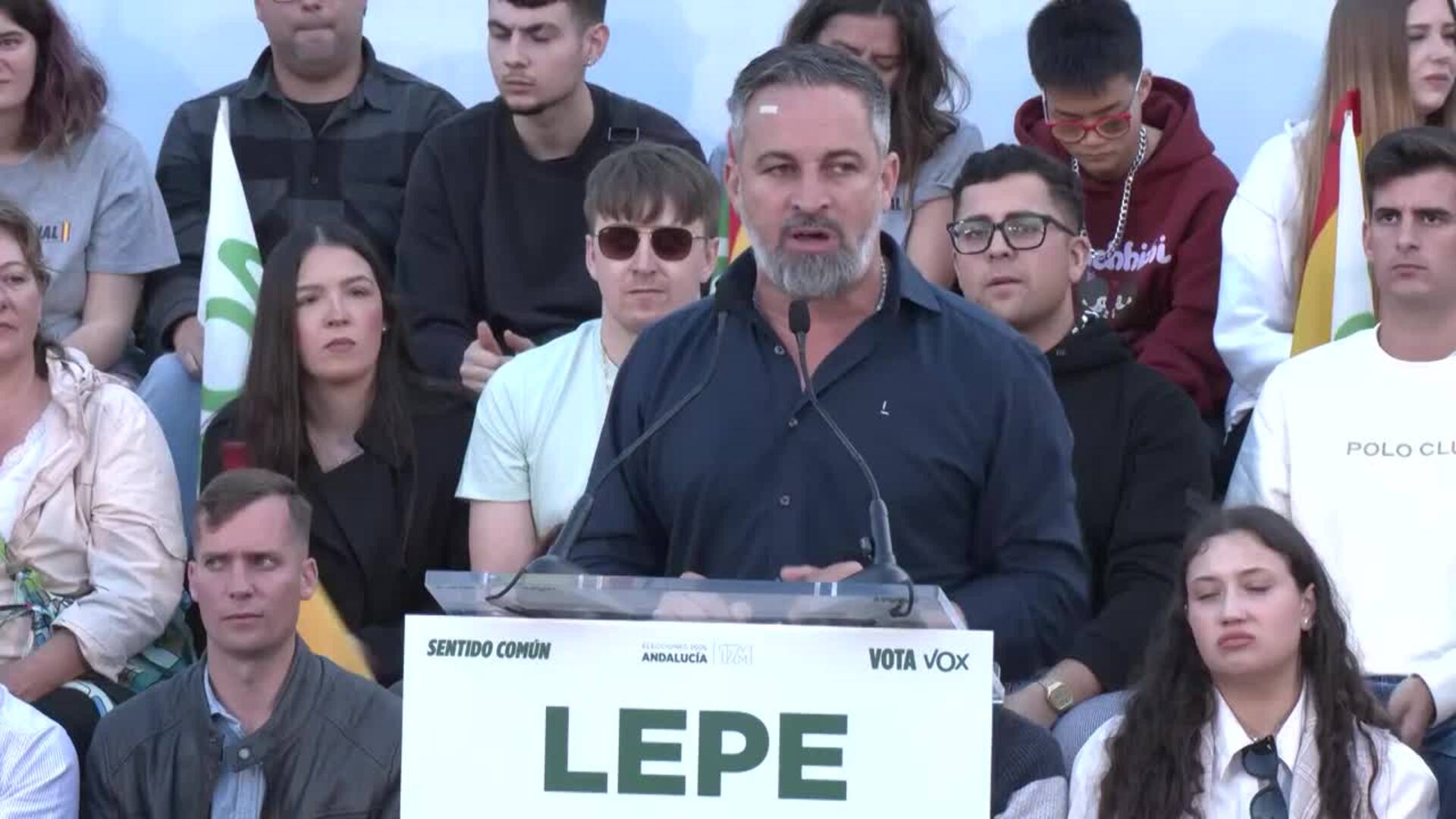 Abascal dice a Moreno que "debería saber cuál es su vocación", si política o Eurovisión