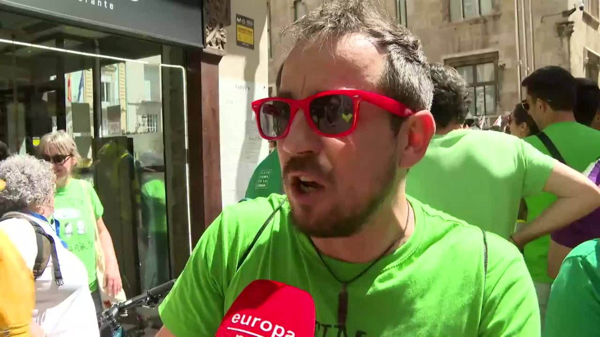 Docentes piden la dimisión de la consellera: "No tiene capacidades para negociar"