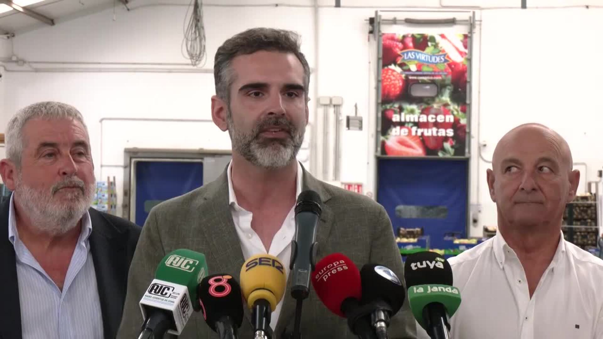 Fernández-Pacheco pide "no olvidar" a la industria asociada al sector primario