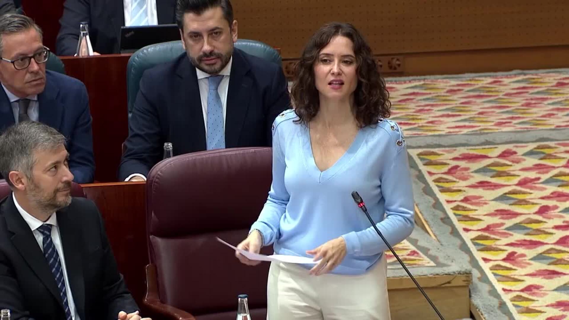 Ayuso reta a Sheinbaum a explicar qué hay bajo tierra en la calle Guatemala de Ciudad de México