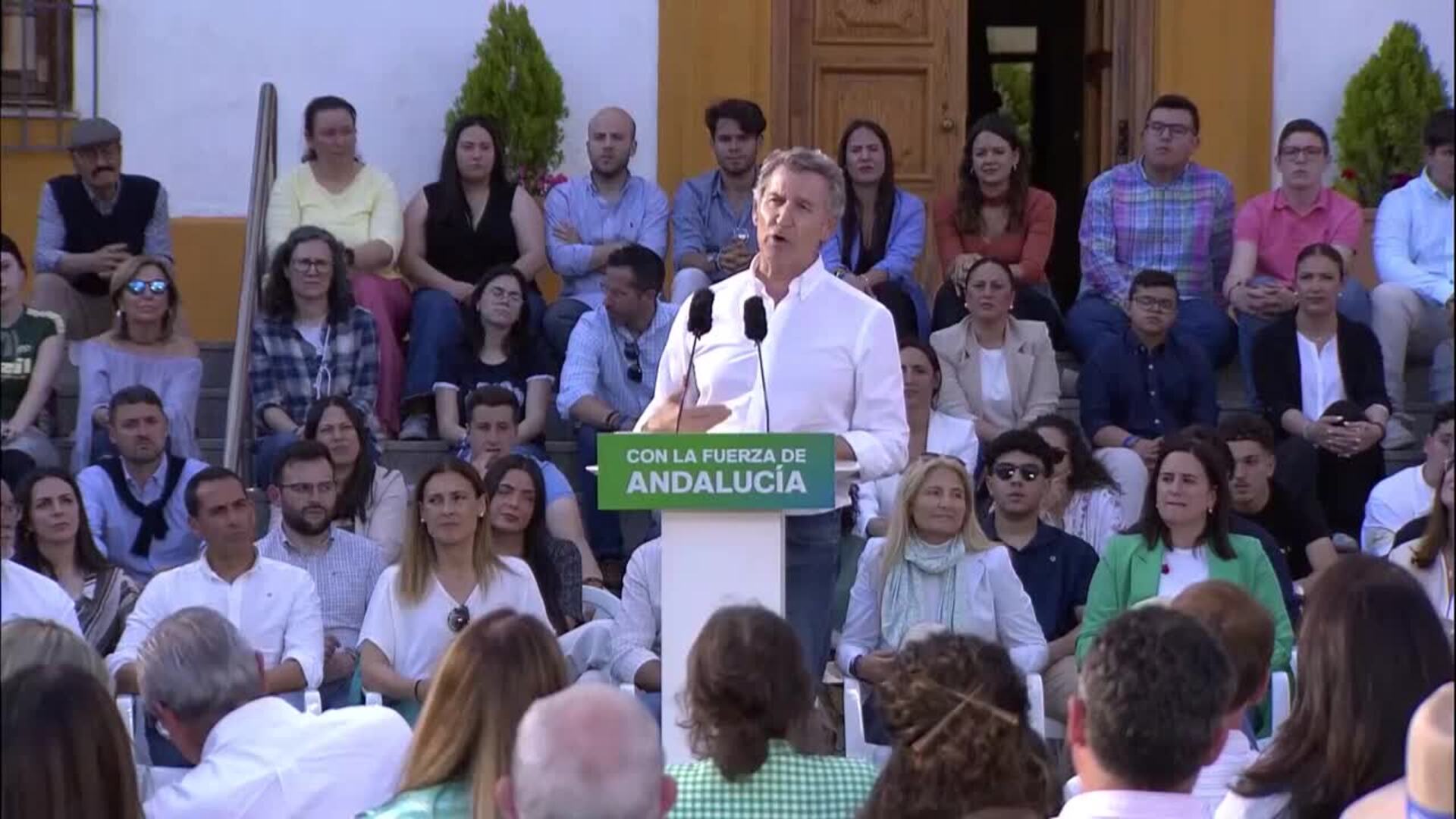 Feijóo pide a votantes socialistas apoyar a Moreno para que "haya un cambio en el PSOE"
