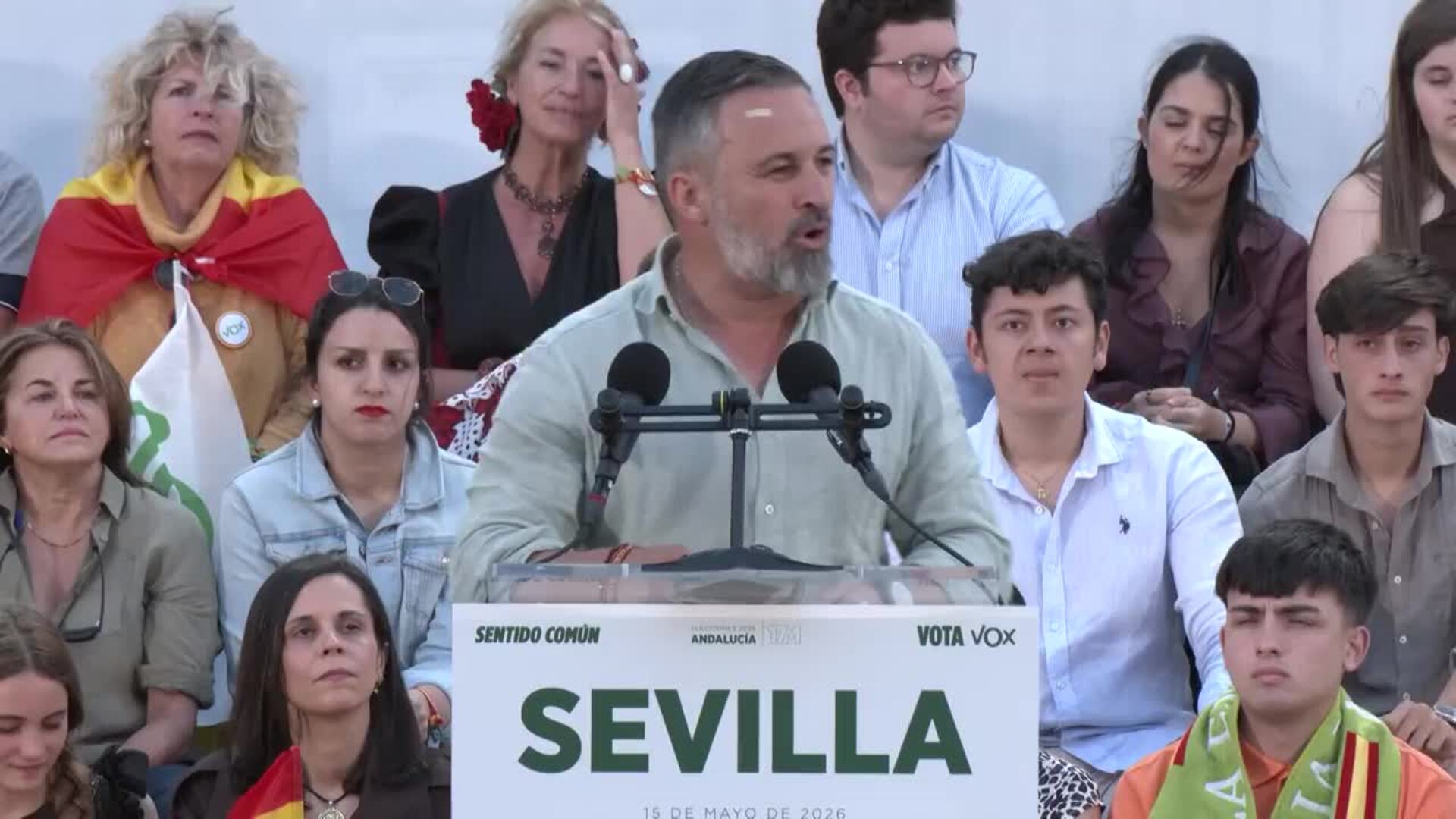 Abascal llama a "no dejarse traicionar" por Sánchez y Moreno