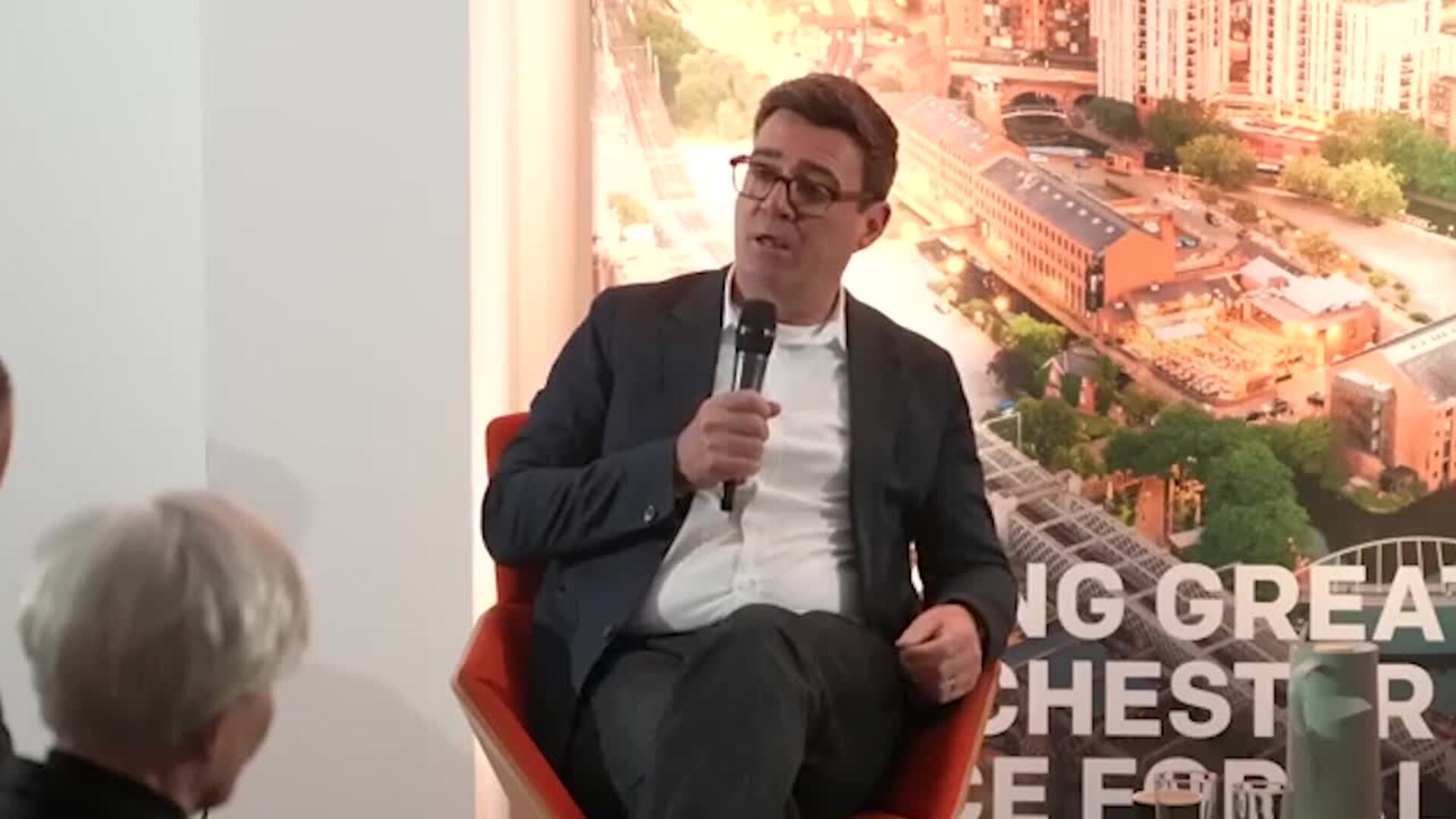 Crece el cerco sobre Starmer: El alcalde del Gran Mánchester amenaza con disputar el liderazgo