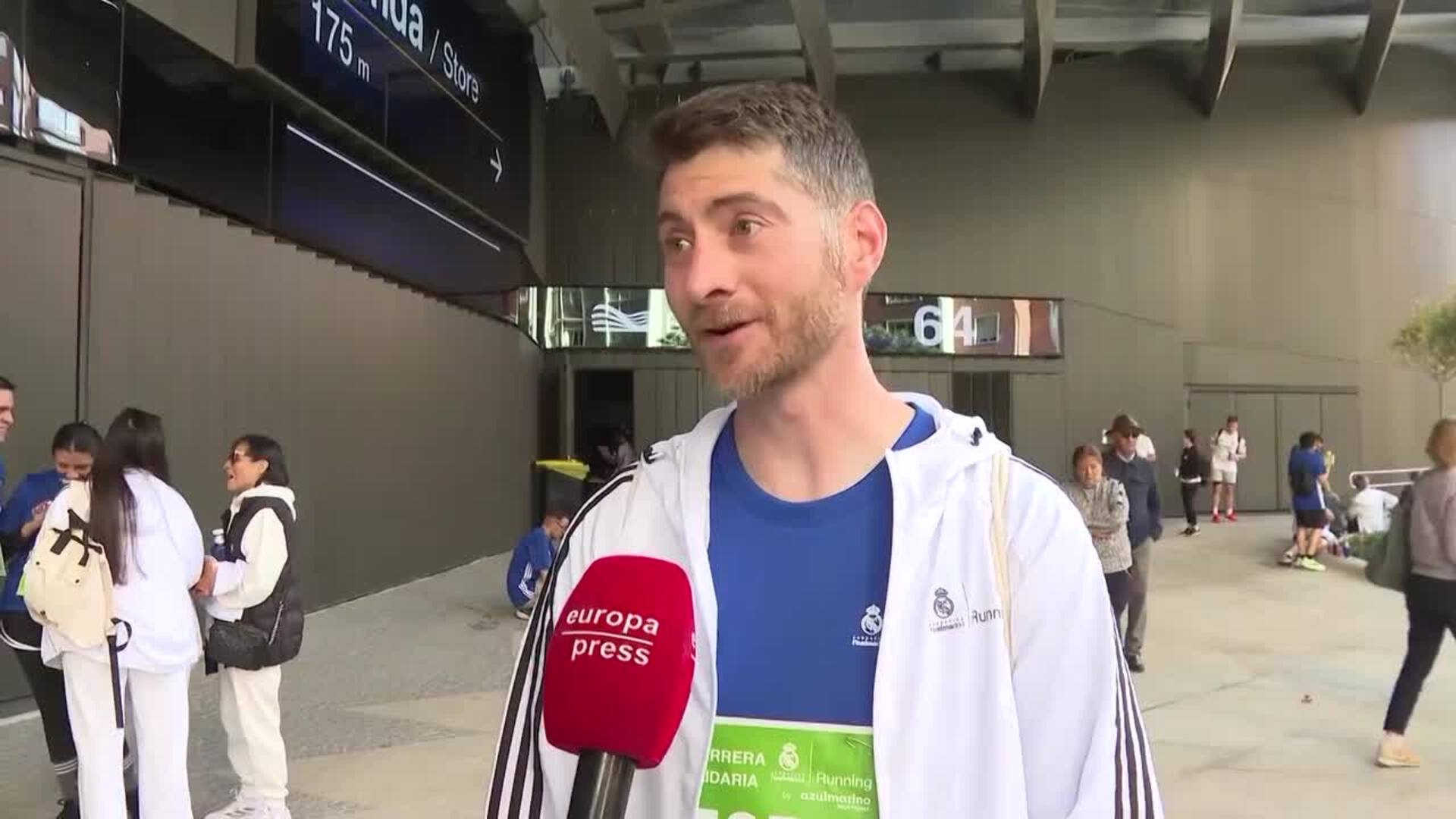 7.500 corredores "pisan" el Santiago Bernabéu en la IX Carrera Solidaria Fundación Real Madrid