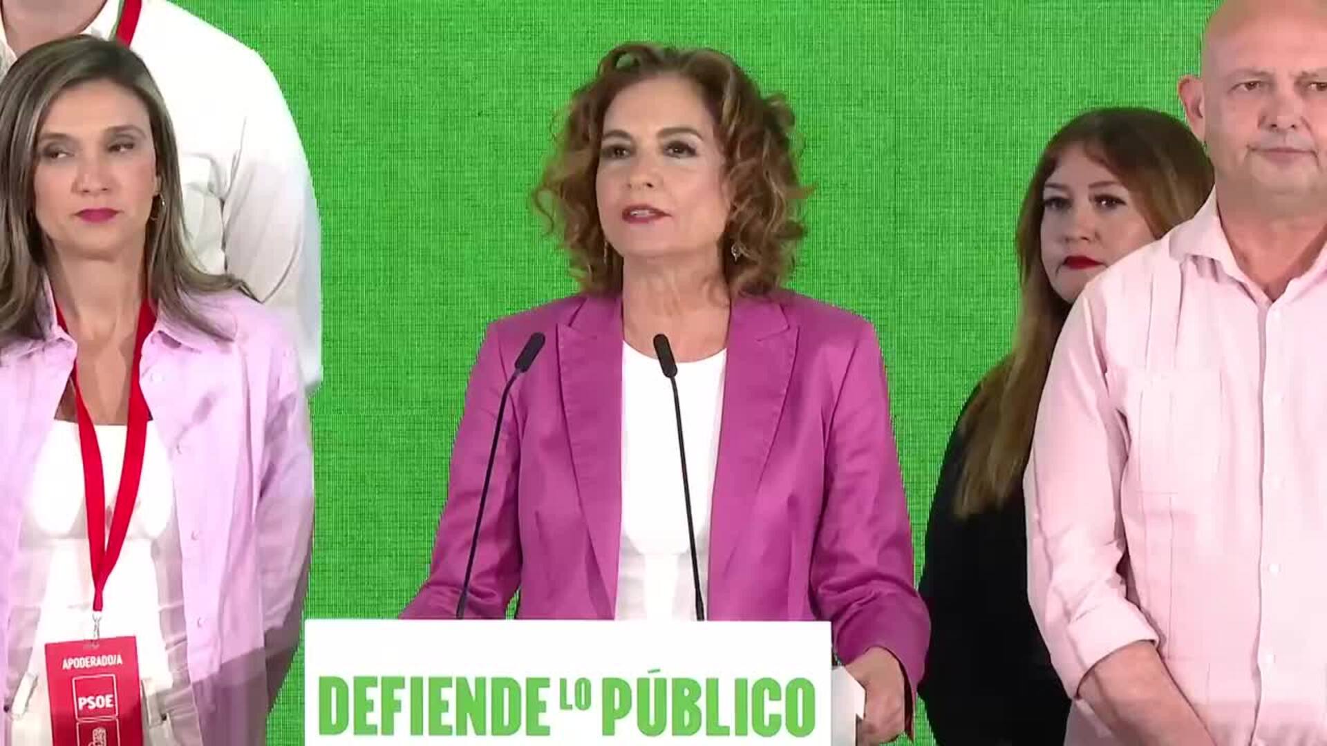 Montero "toma nota" de unos malos resultados que vuelven a dejar al PSOE-A en la oposición