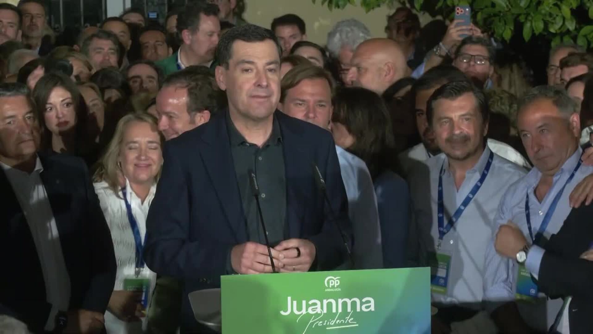 Moreno promete dar "cuatro años más de estabilidad" tras un resultado "sobresaliente"