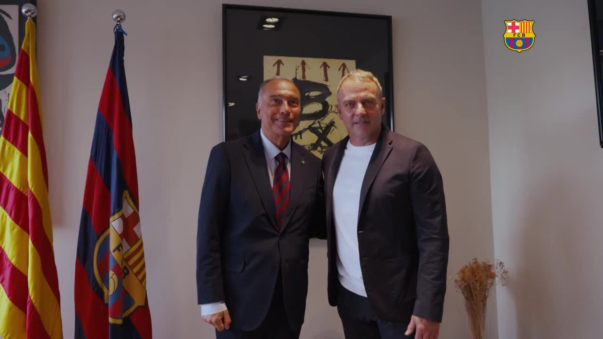 Hansi Flick renueva con el Barça hasta 2028 y un año más opcional