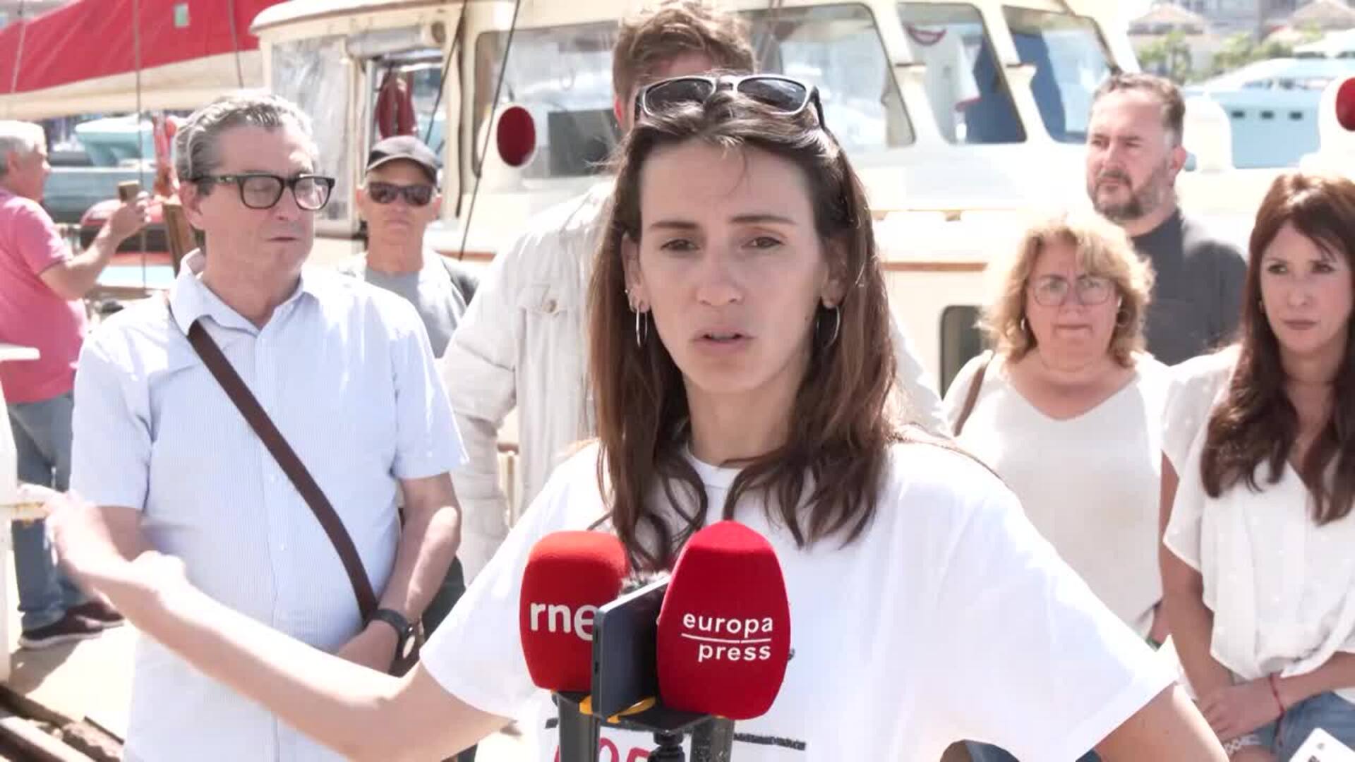 Un barco de 'Open Arms' hace escala en Málaga antes de partir a Cuba en una misión humanitaria