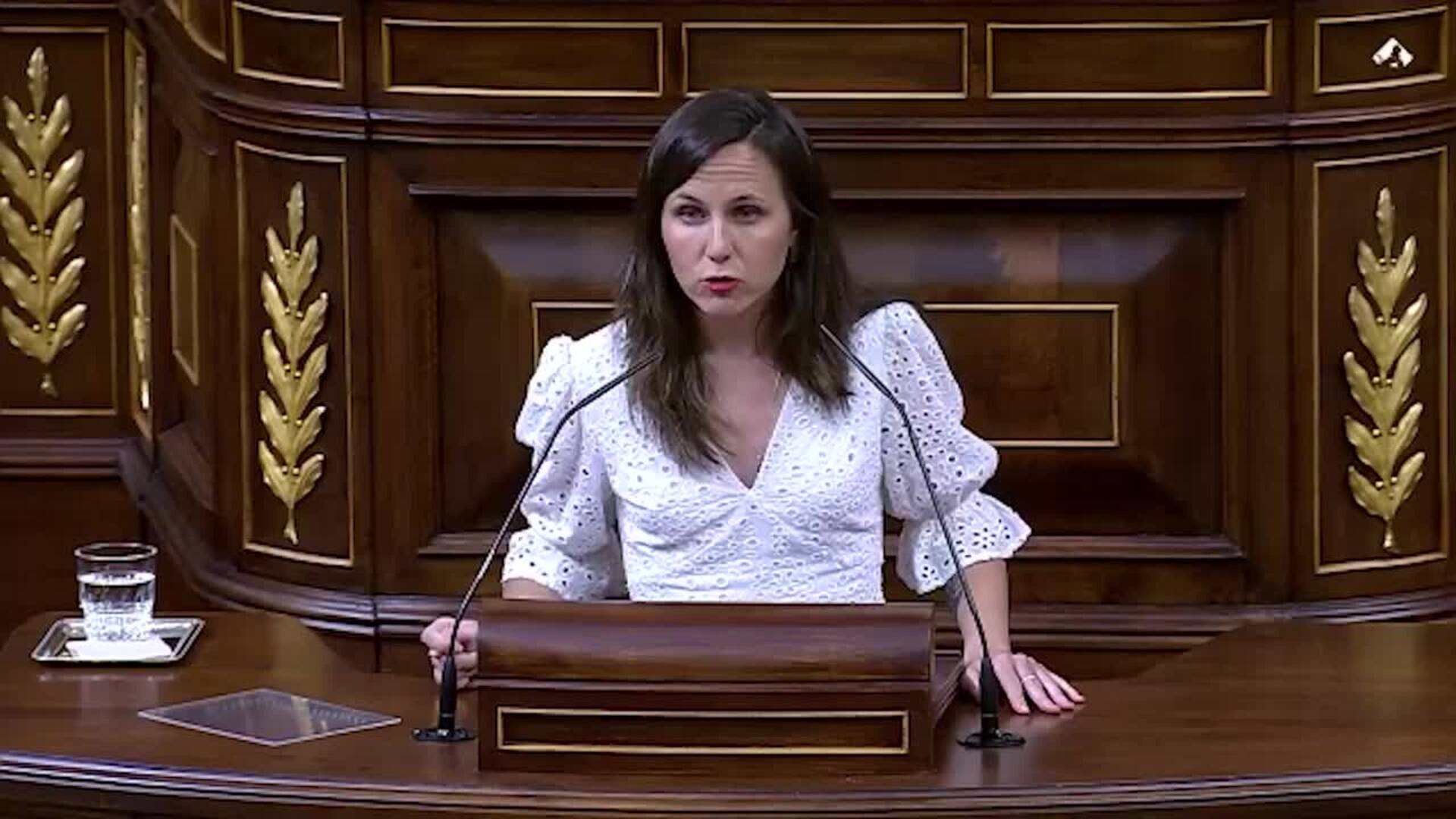Belarra asegura que si una familia no tiene techo hay que "dar una patada a una vivienda vacía"