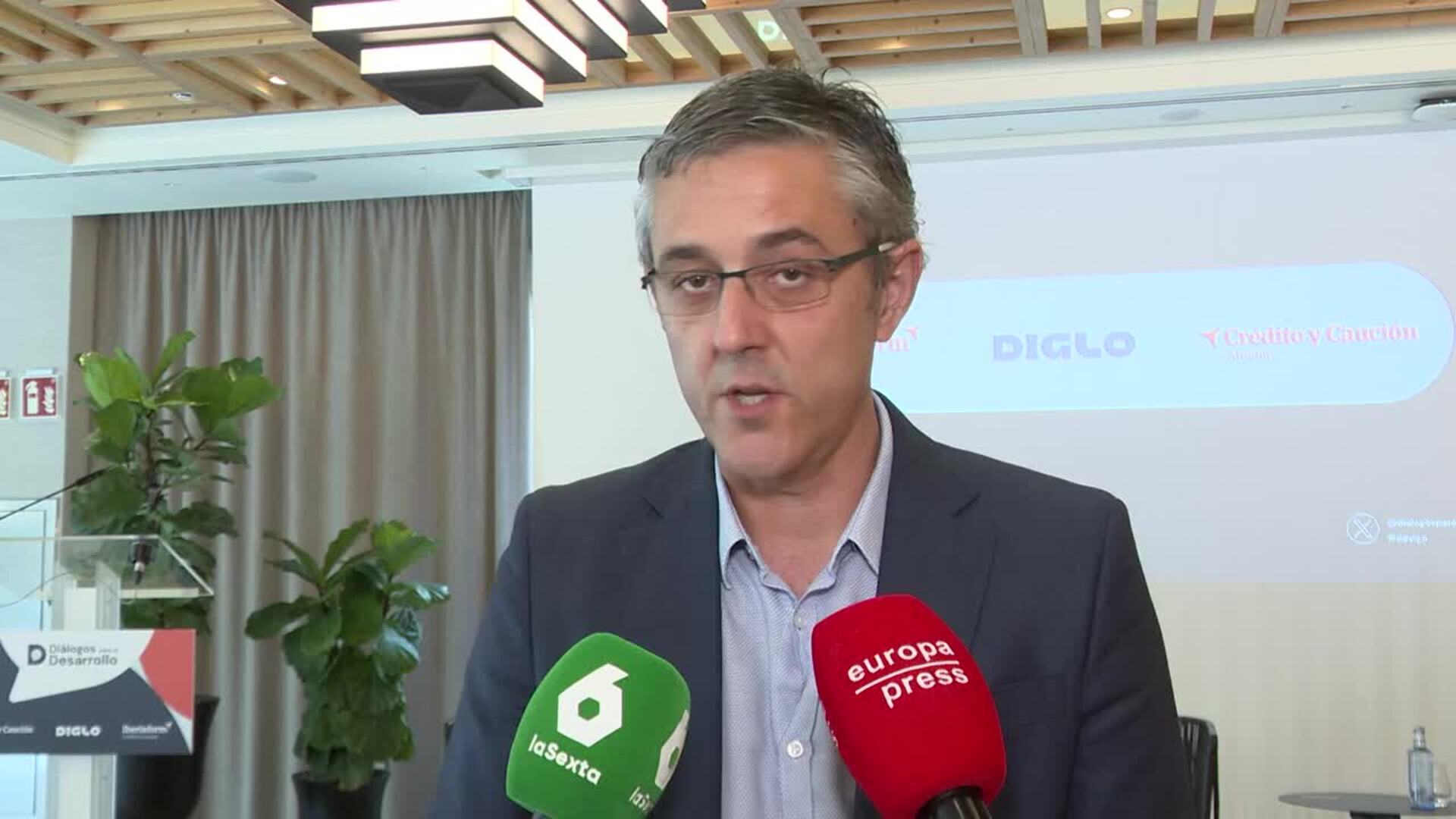 Eduardo Madina, sobre Zapatero: "Estoy seguro de que va a demostrar su inocencia"