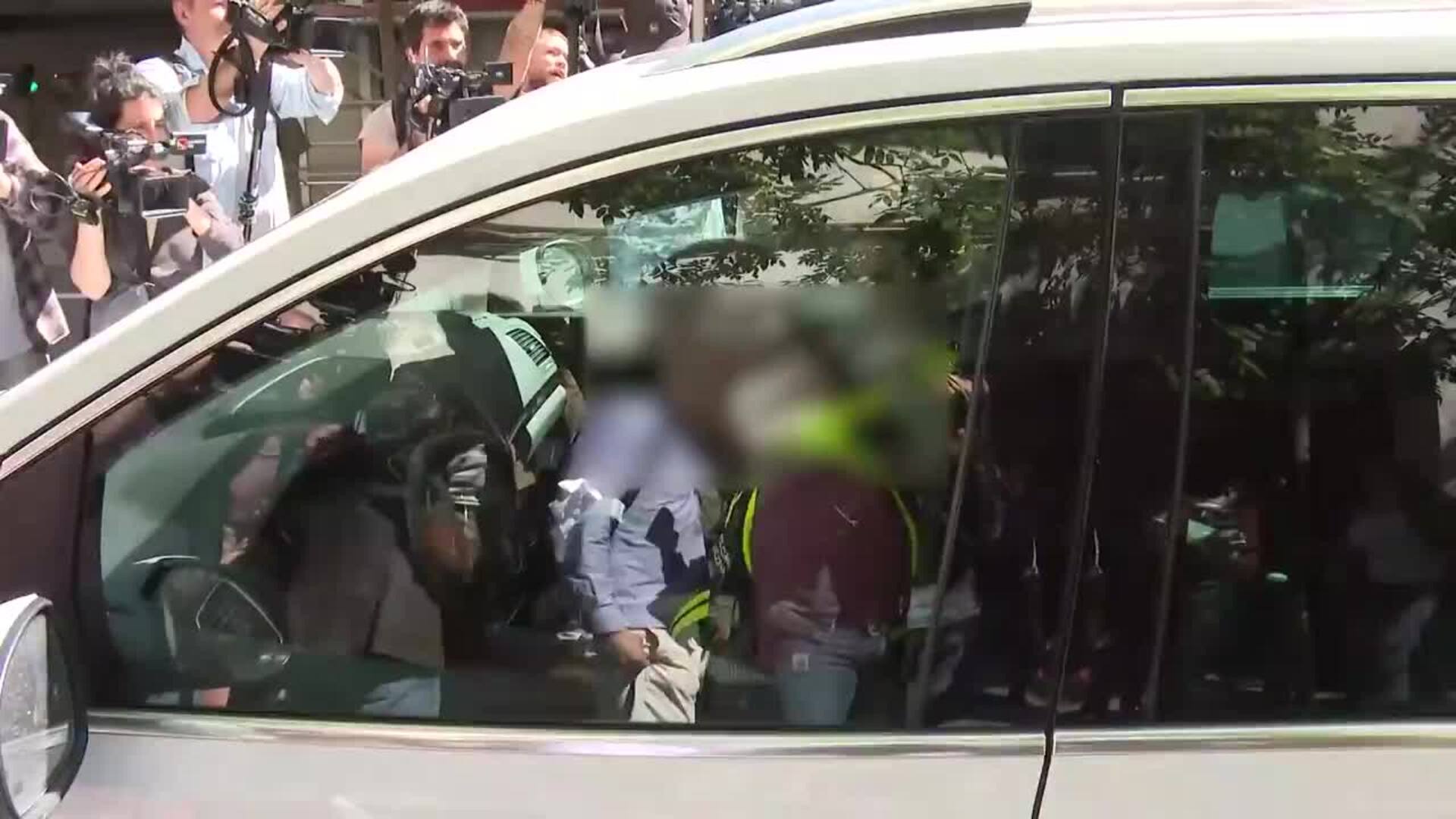 La Policía registra la oficina de Zapatero tras su imputación en el caso 'Plus Ultra'