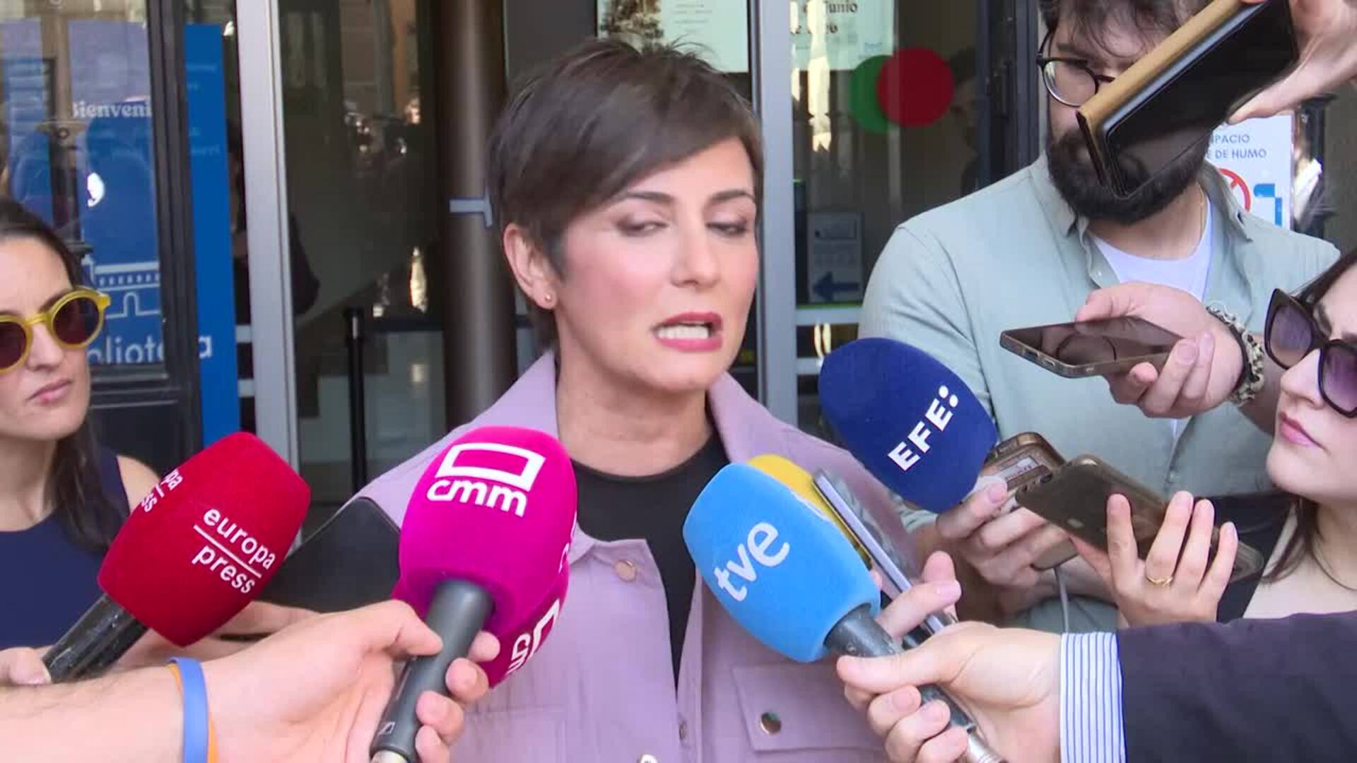 Rodríguez, confiada en la justicia, reivindica los "logros" de Zapatero