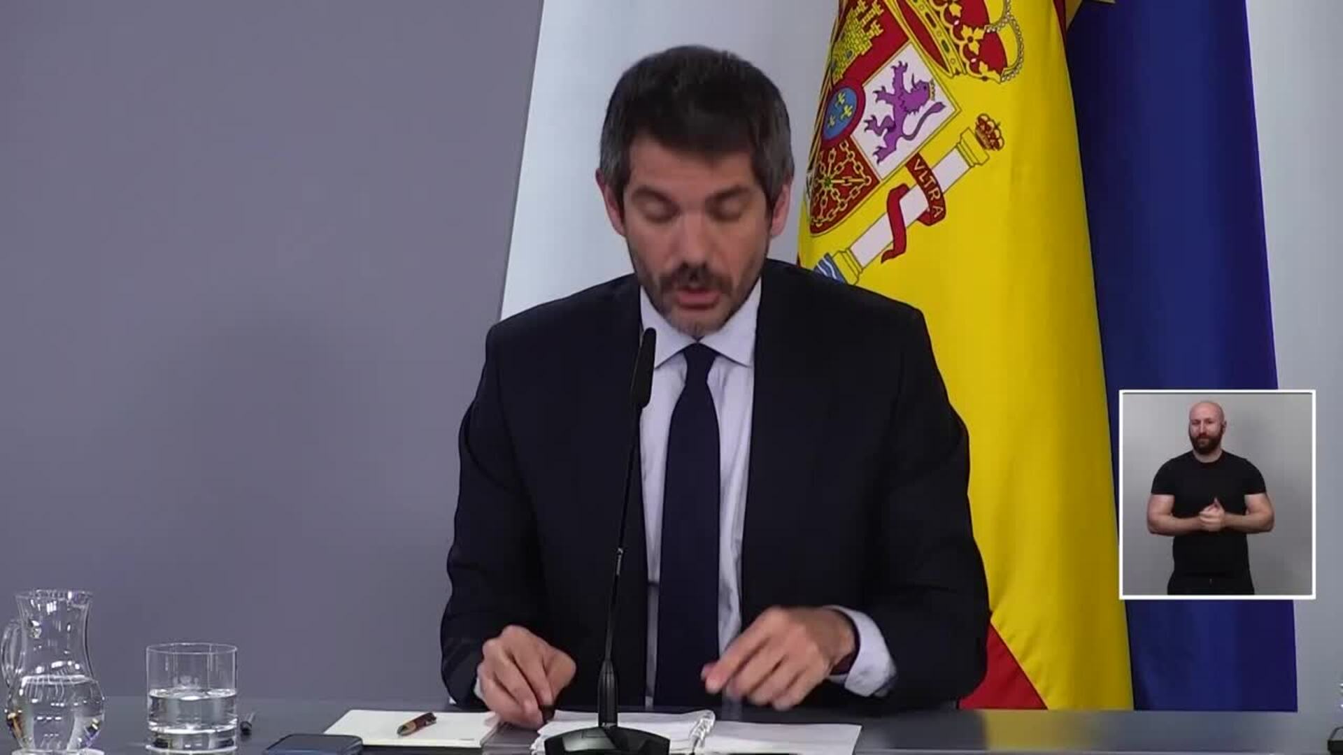 Urtasun muestra su apoyo a Javier Barden o Sergi López