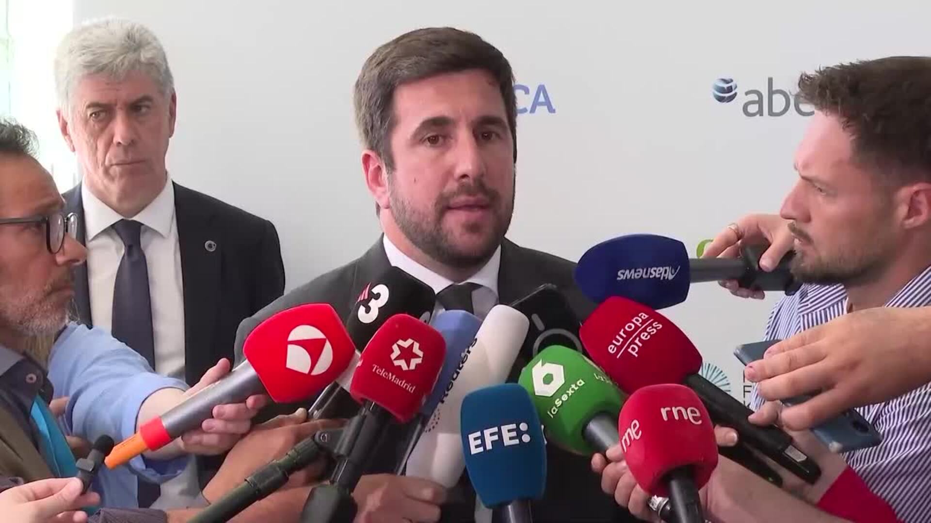 Riquelme: "Pueden ser las últimas elecciones porque se anuncia que viene la privatización"