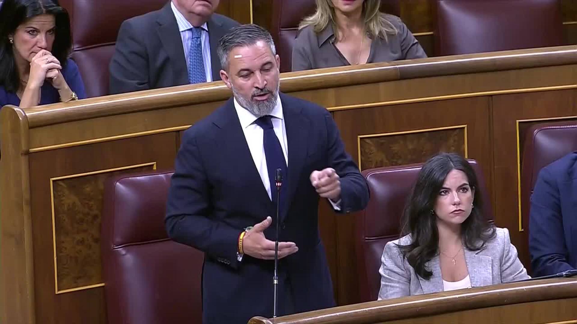 Sánchez replica a Abascal que su prioridad nacional es el dinero