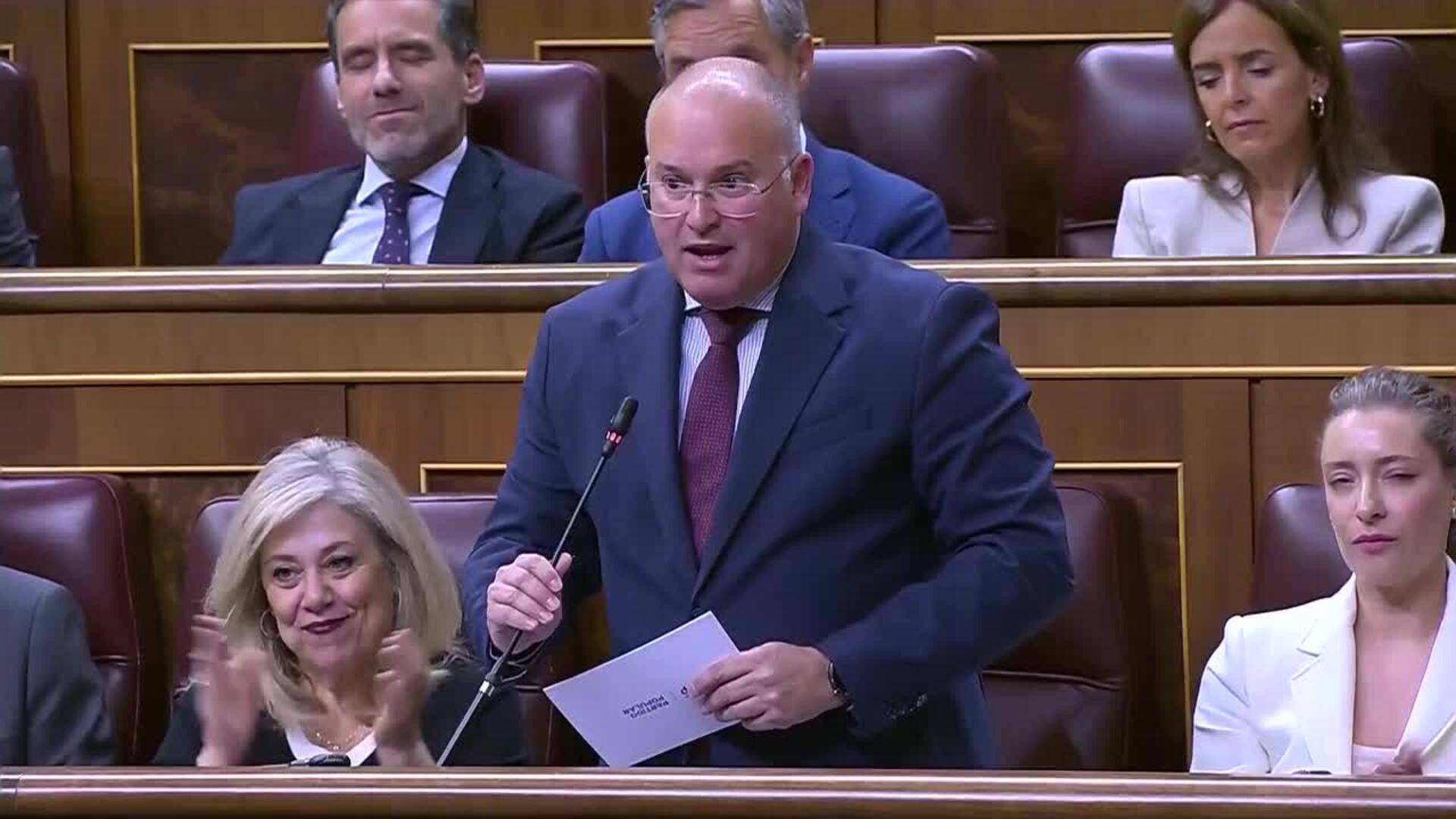 Tellado ve a Zapatero como "El Padrino" de una red "criminal"