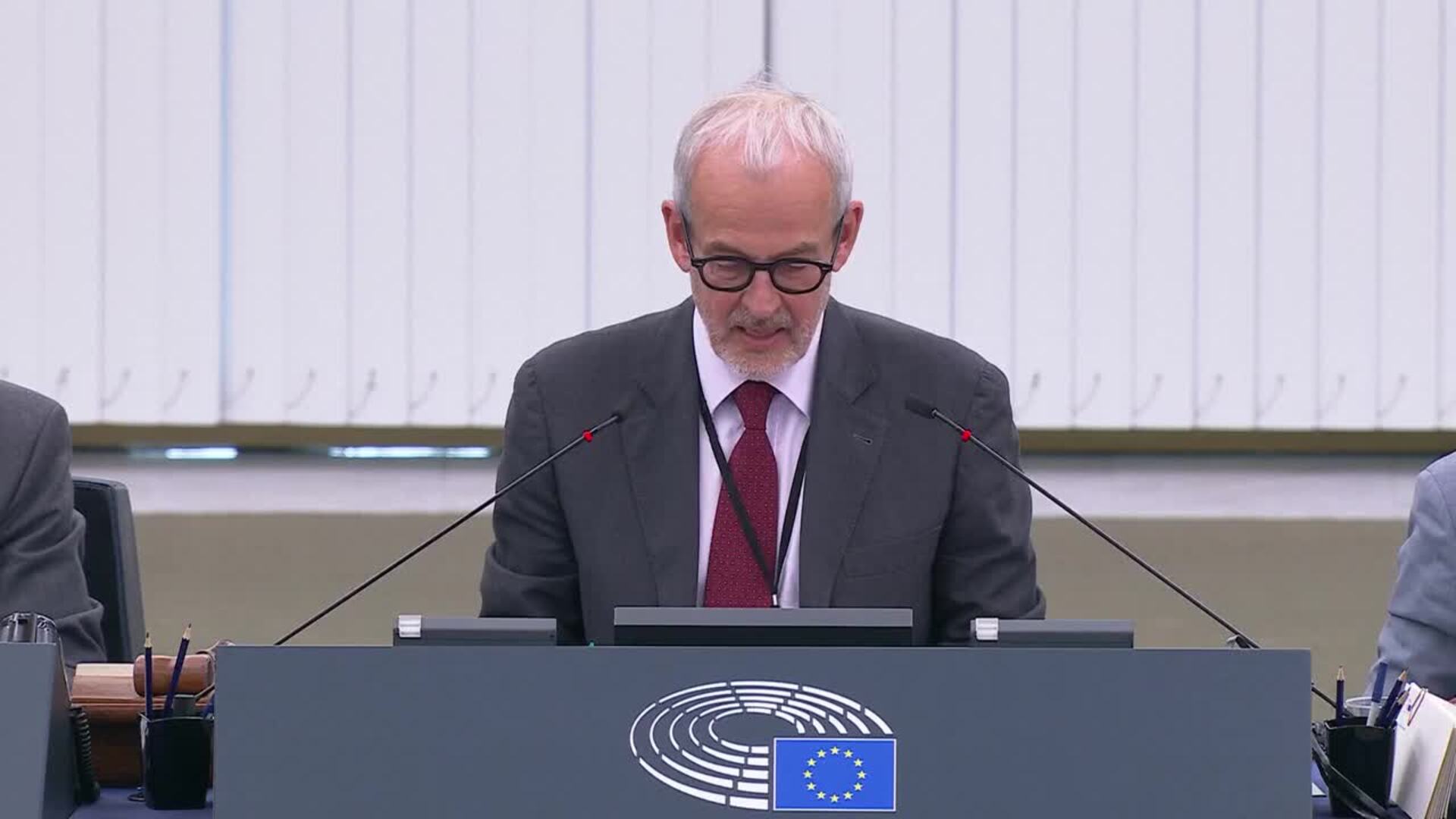 La Eurocámara pide reconocer el tiempo de cuidados en las pensiones