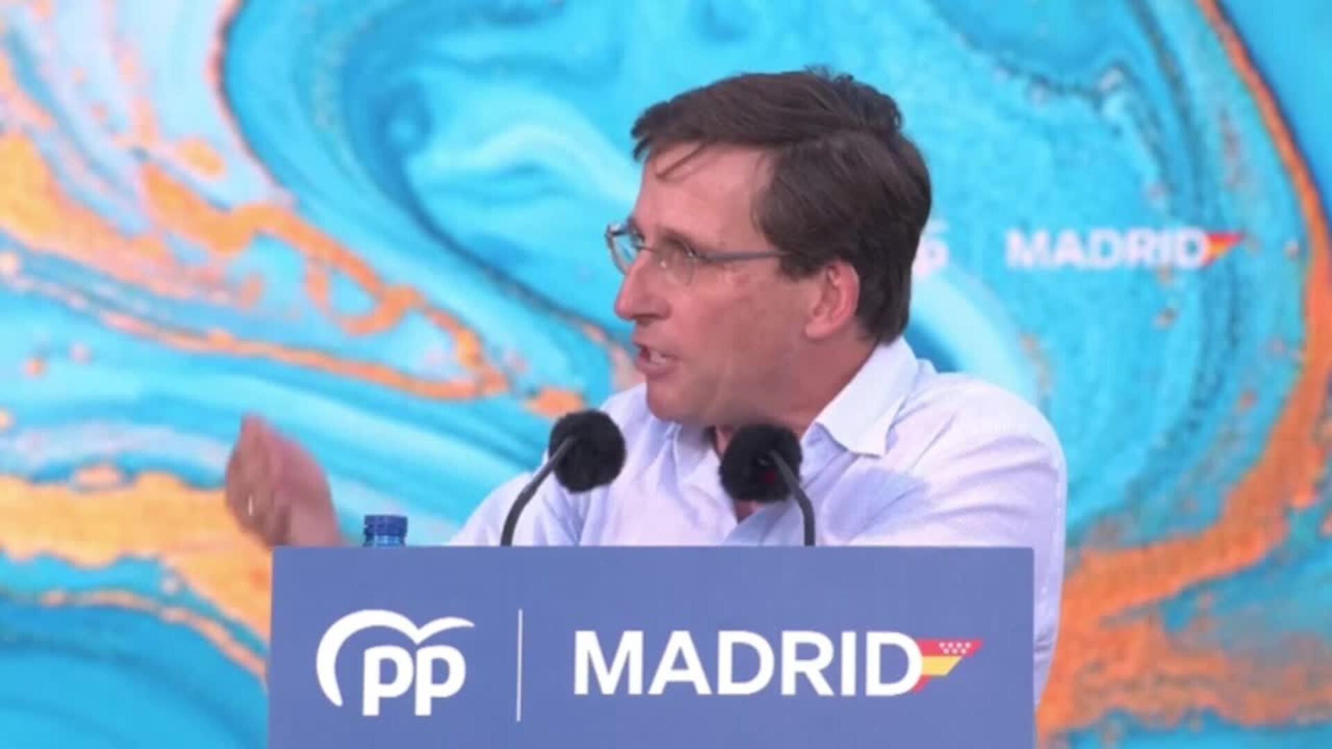 Almeida contrapone "honestidad" con el "corrupto" PSOE y "pagafantas" de Más Madrid