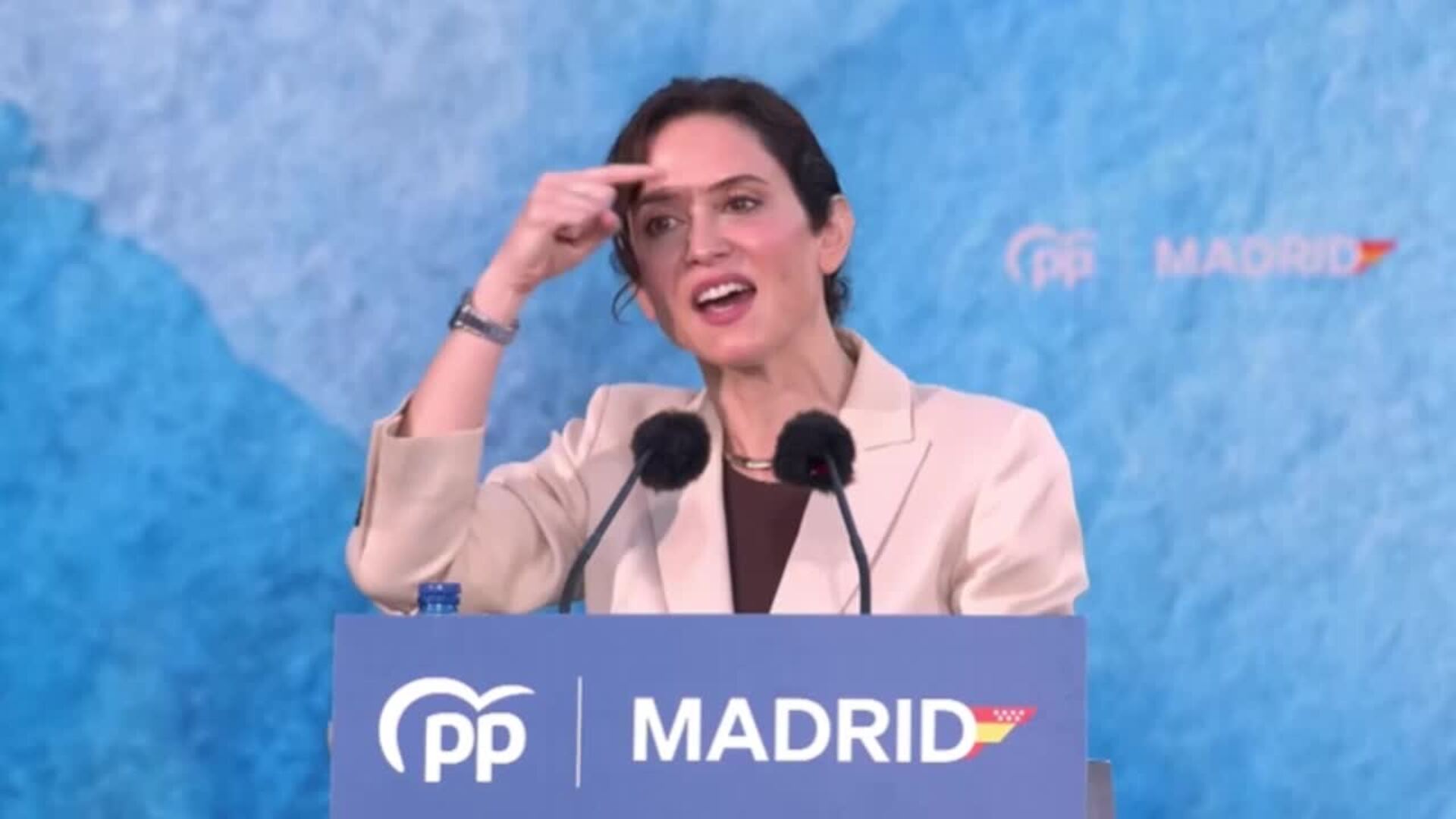 Ayuso subraya que Sánchez "ha unido su destino" a Zapatero