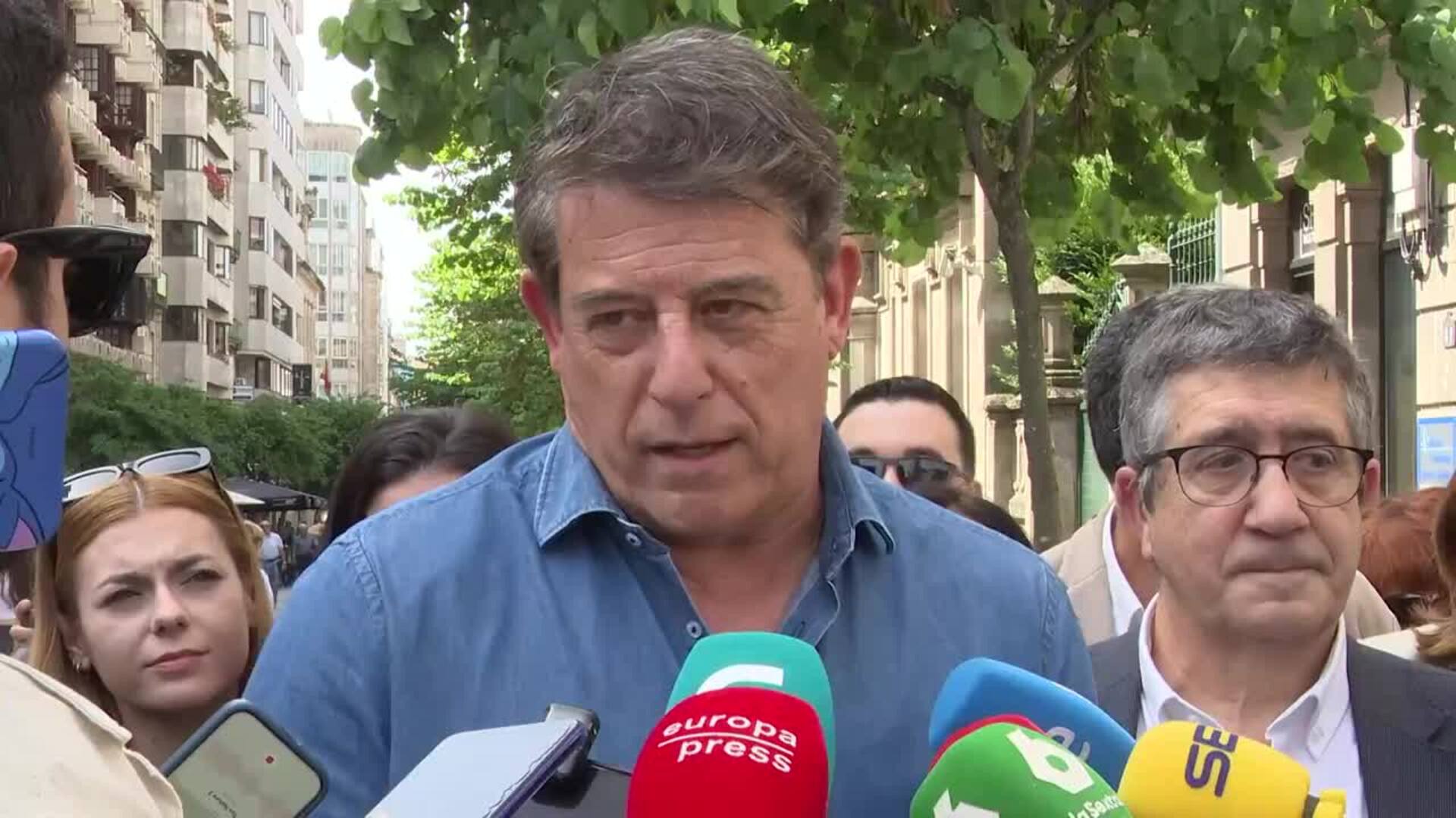Besteiro acusa al PP de "hacer oposición por la mañana" y defender a Jácome por "la tarde"