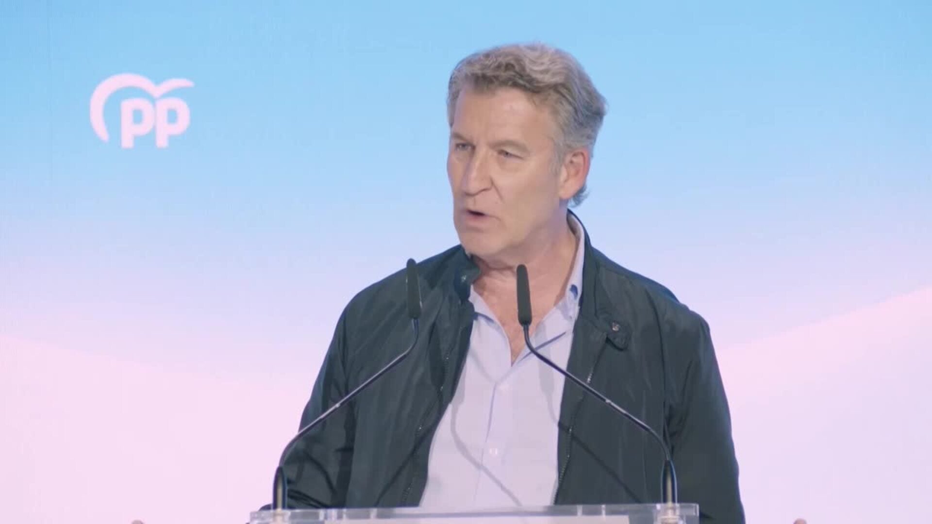 Feijóo sostiene que Zapatero "tenía al Gobierno detrás" en el caso Plus Ultra