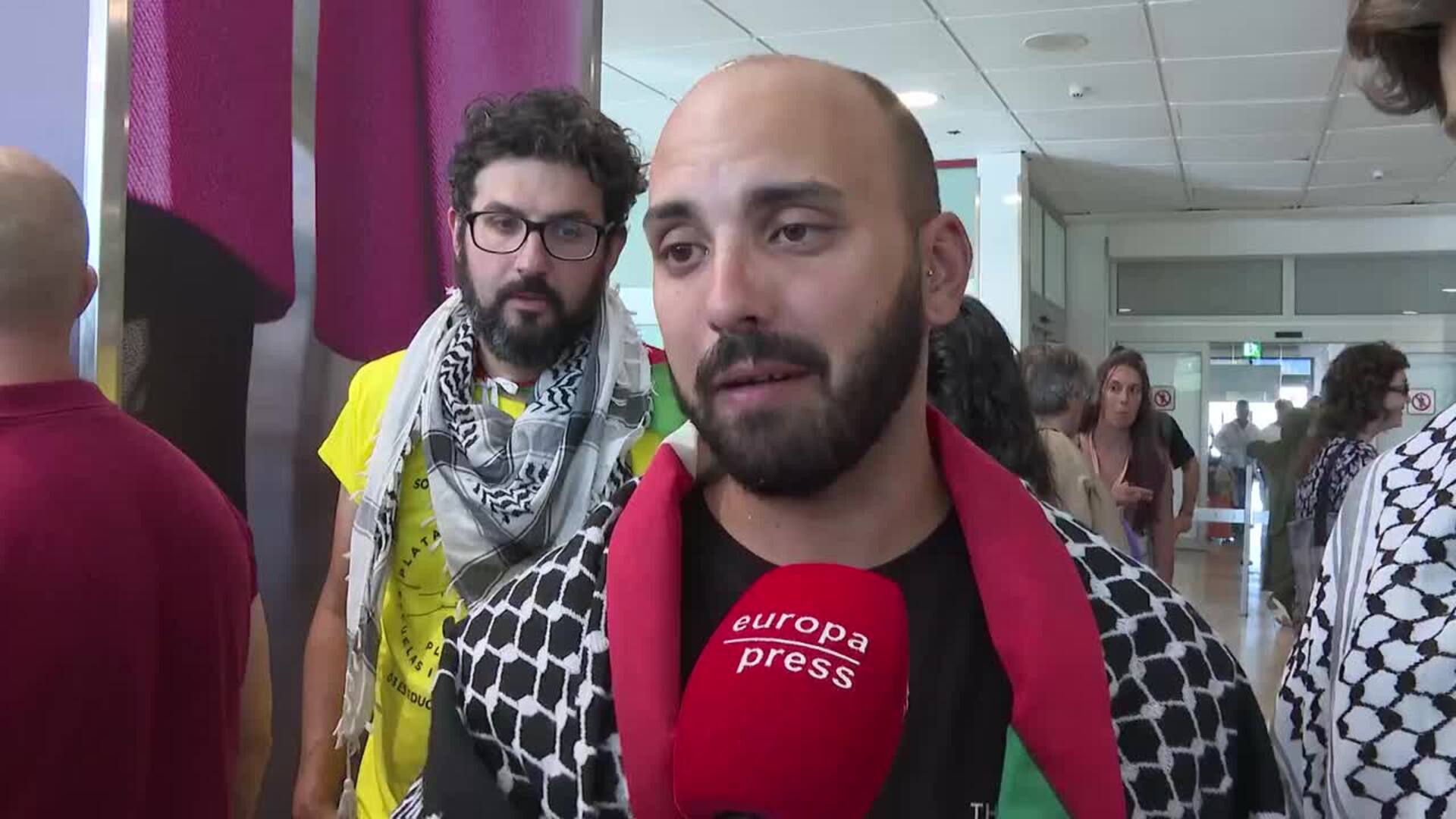 Miembros de la Global Sumud Flotilla lamentan el incidente del aeropuerto de Bilbao