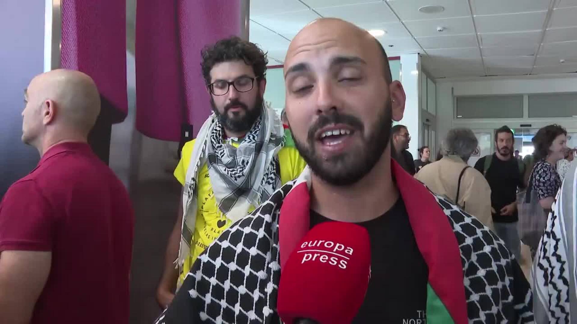 Miembros de la Global Sumud Flotilla lamentan el incidente del aeropuerto de Bilbao