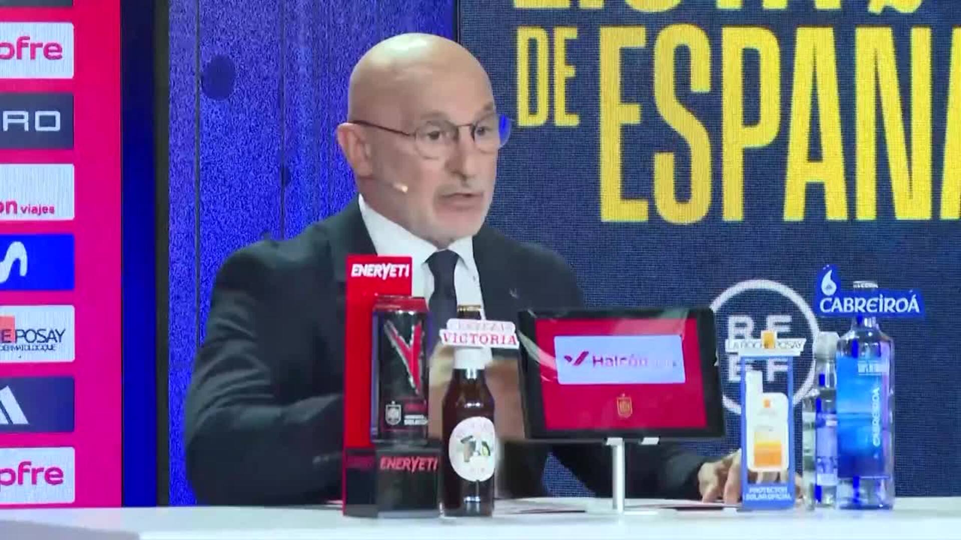 Joan Garcia, Eric Garcia y Pubill, en una lista del Mundial sin Huijsen