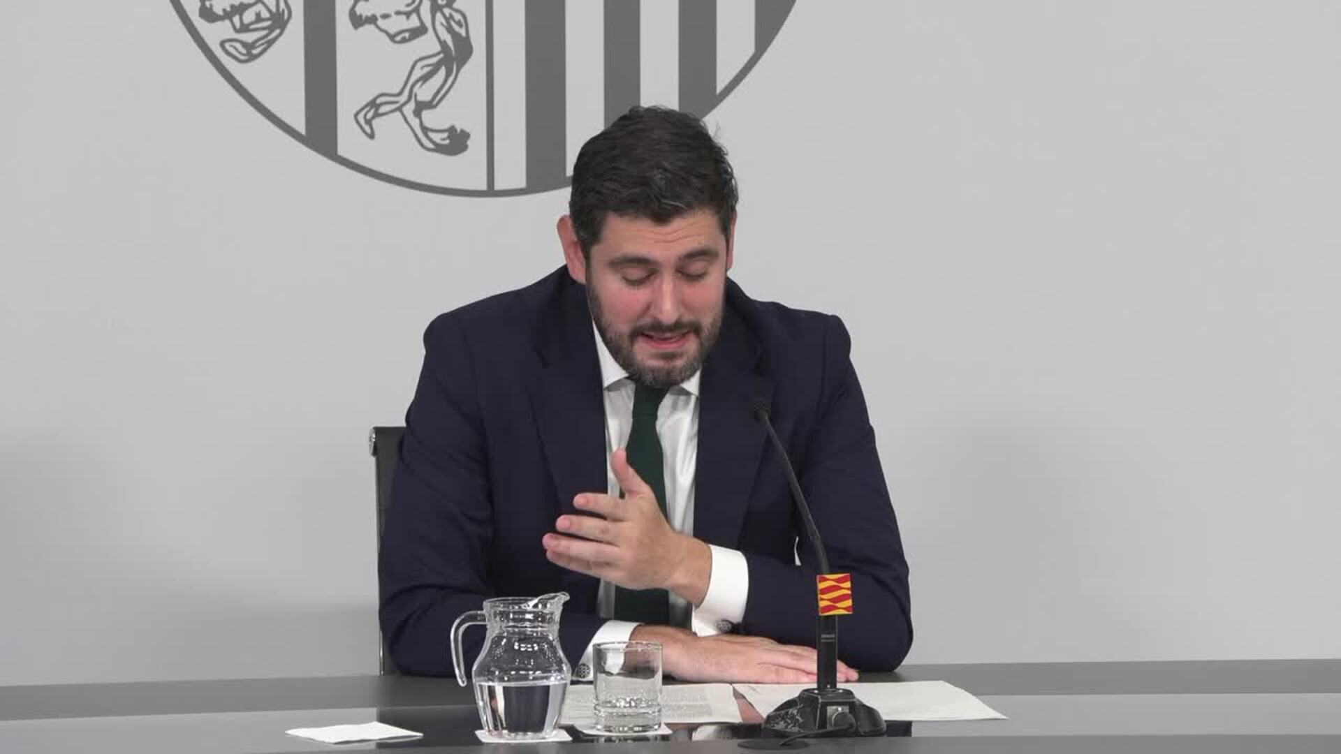 Nolasco pide a Beltrán que aclare si el agresor de las fuentes tiene residencia legal