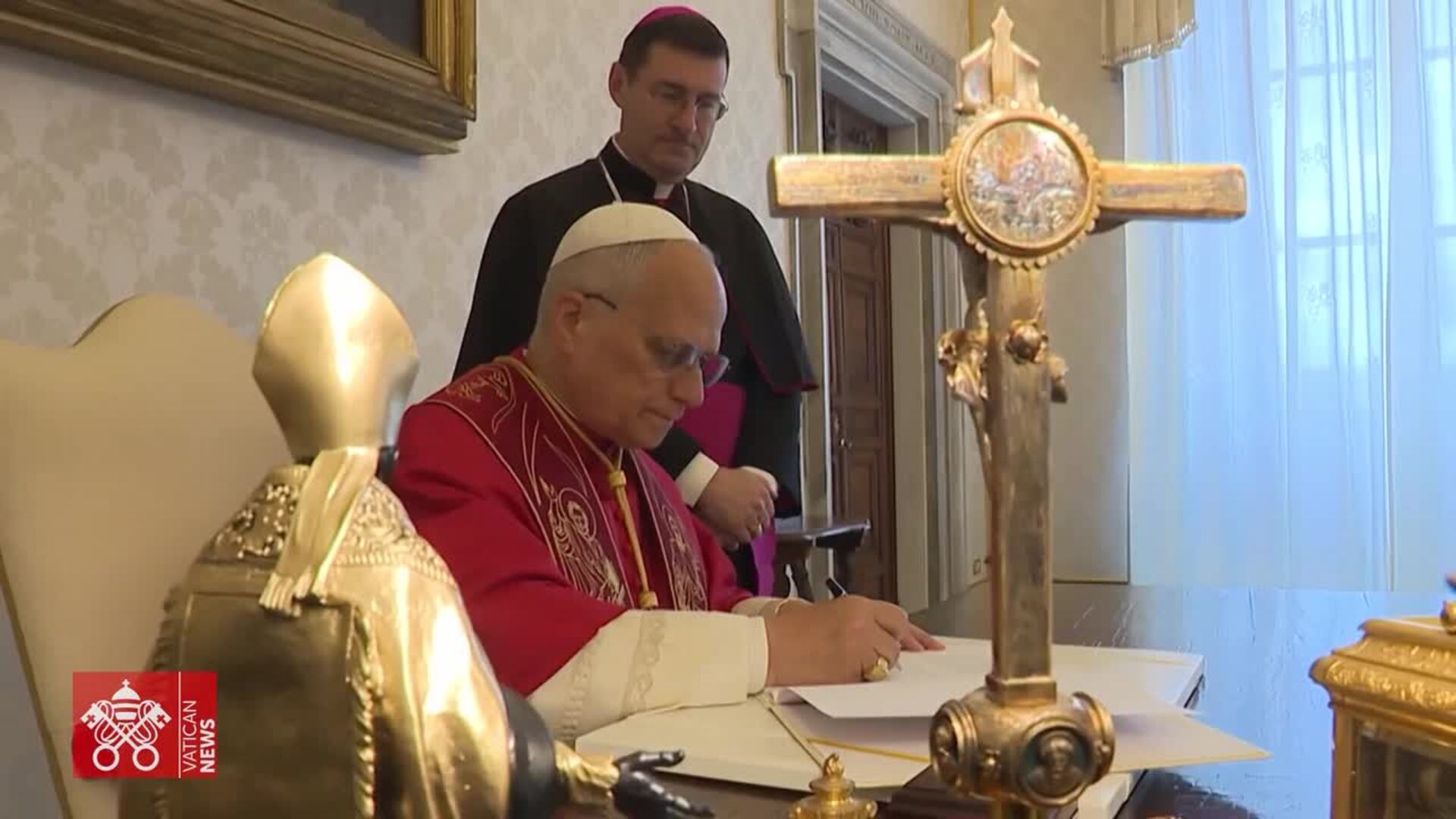 El papa León XIV firma su primera encíclica "Magnifica humanitas"