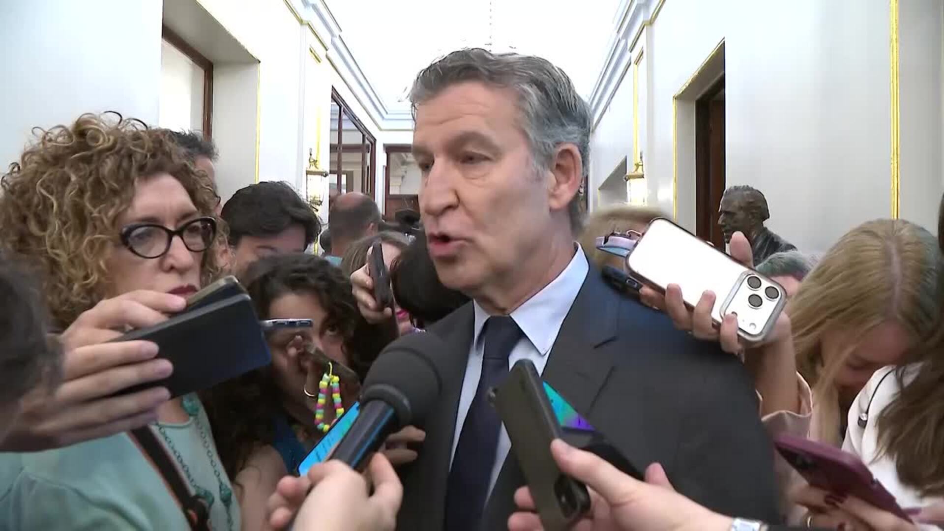 Feijóo recuerda a Sánchez los mandamientos "no robarás" y "no mentirás"
