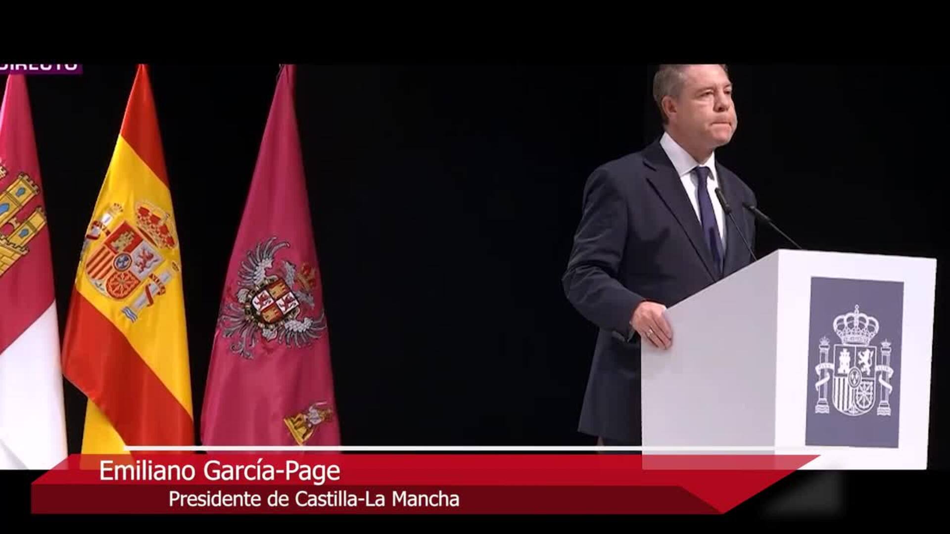 Felipe VI elogia a los galardonados con la Medalla de las Artes