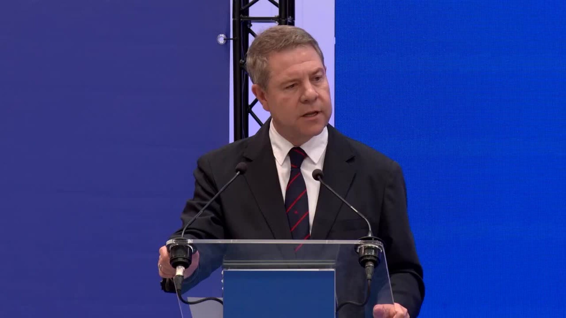 García-Page presume de su relación con el mundo económico