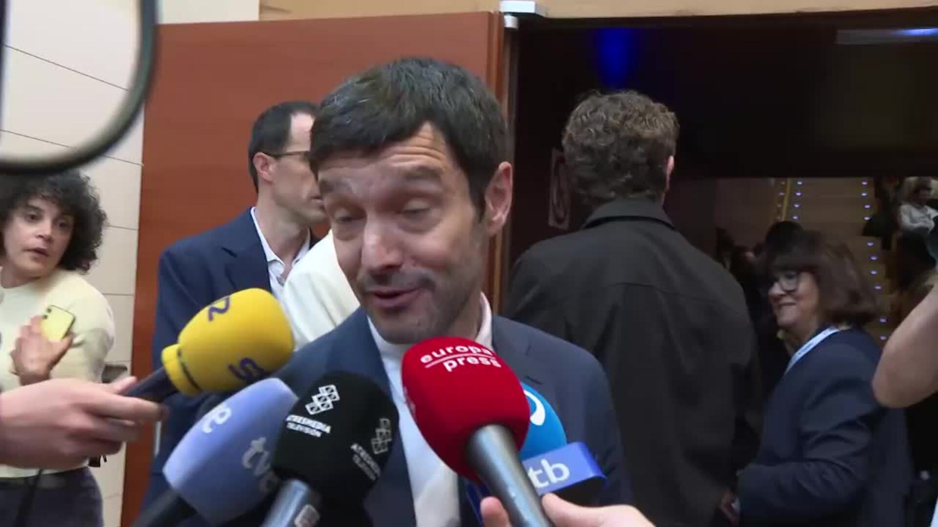Bustinduy cree que las explicaciones del PSOE "no son suficientes" y exige "transparencia"