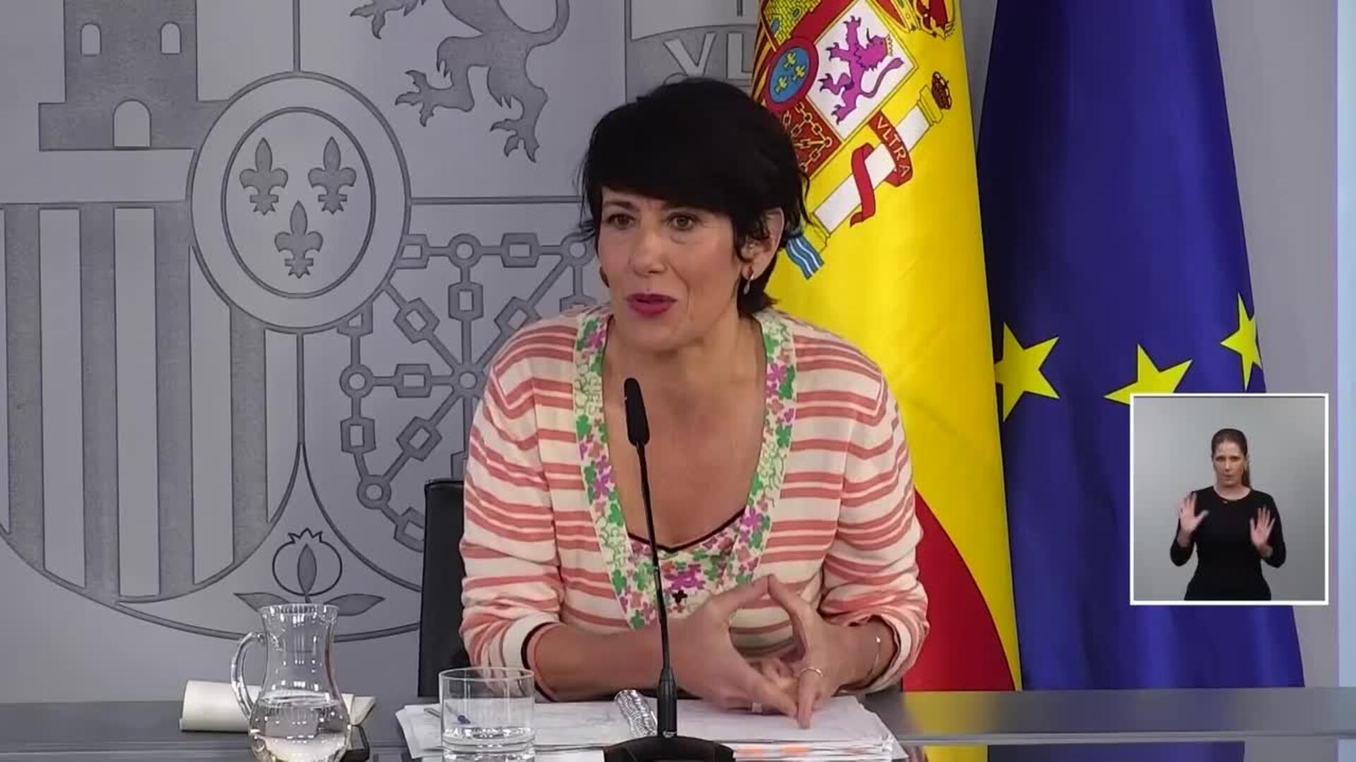 El Gobierno cree que "no se entendería" que se retirara el pasaporte a Begoña Gómez